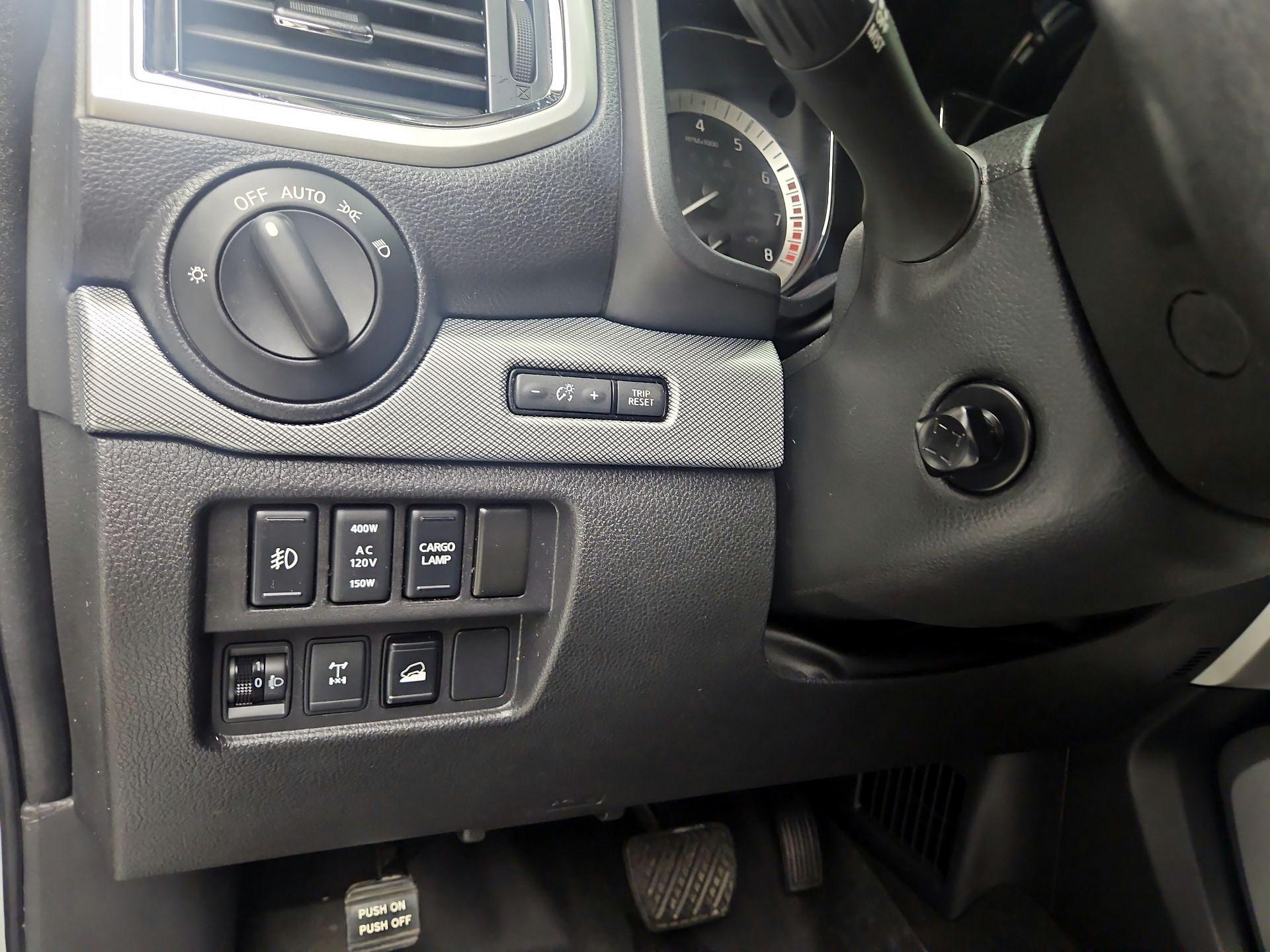 Thumbnail: 2018 Nissan Titan - 11