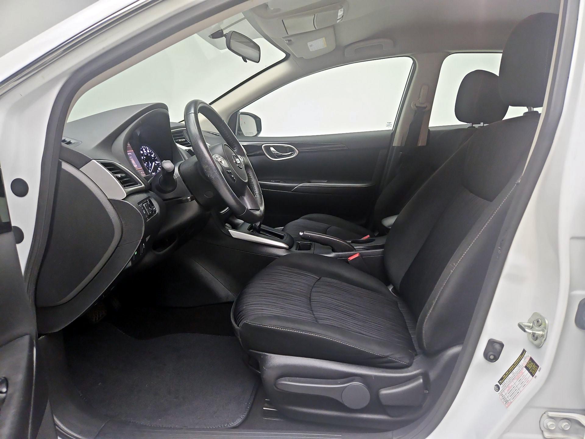 Thumbnail: 2019 Nissan Sentra - 9