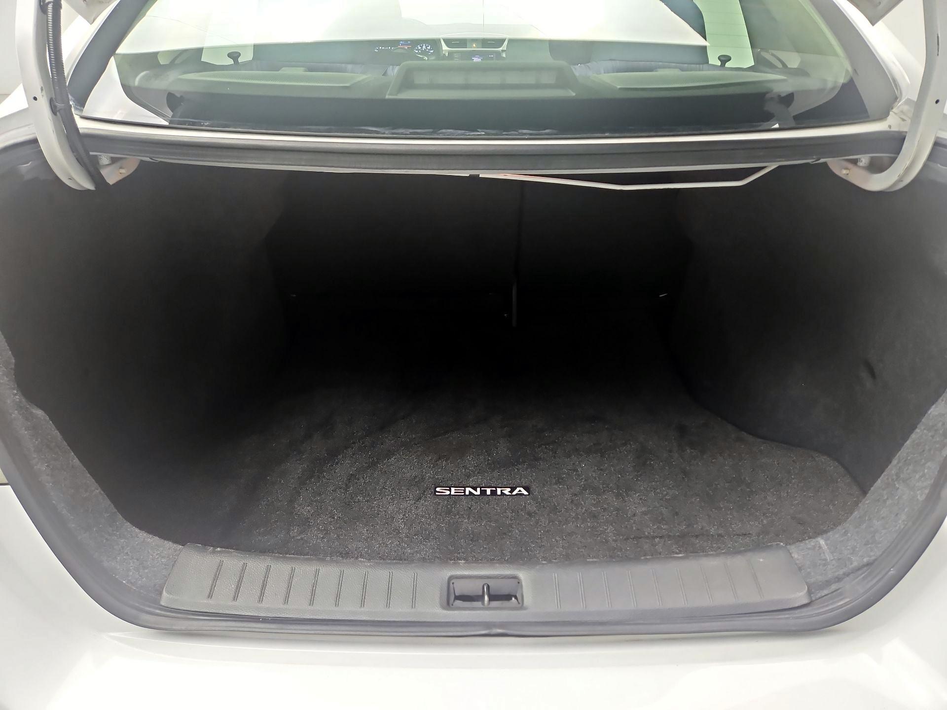 Thumbnail: 2019 Nissan Sentra - 18