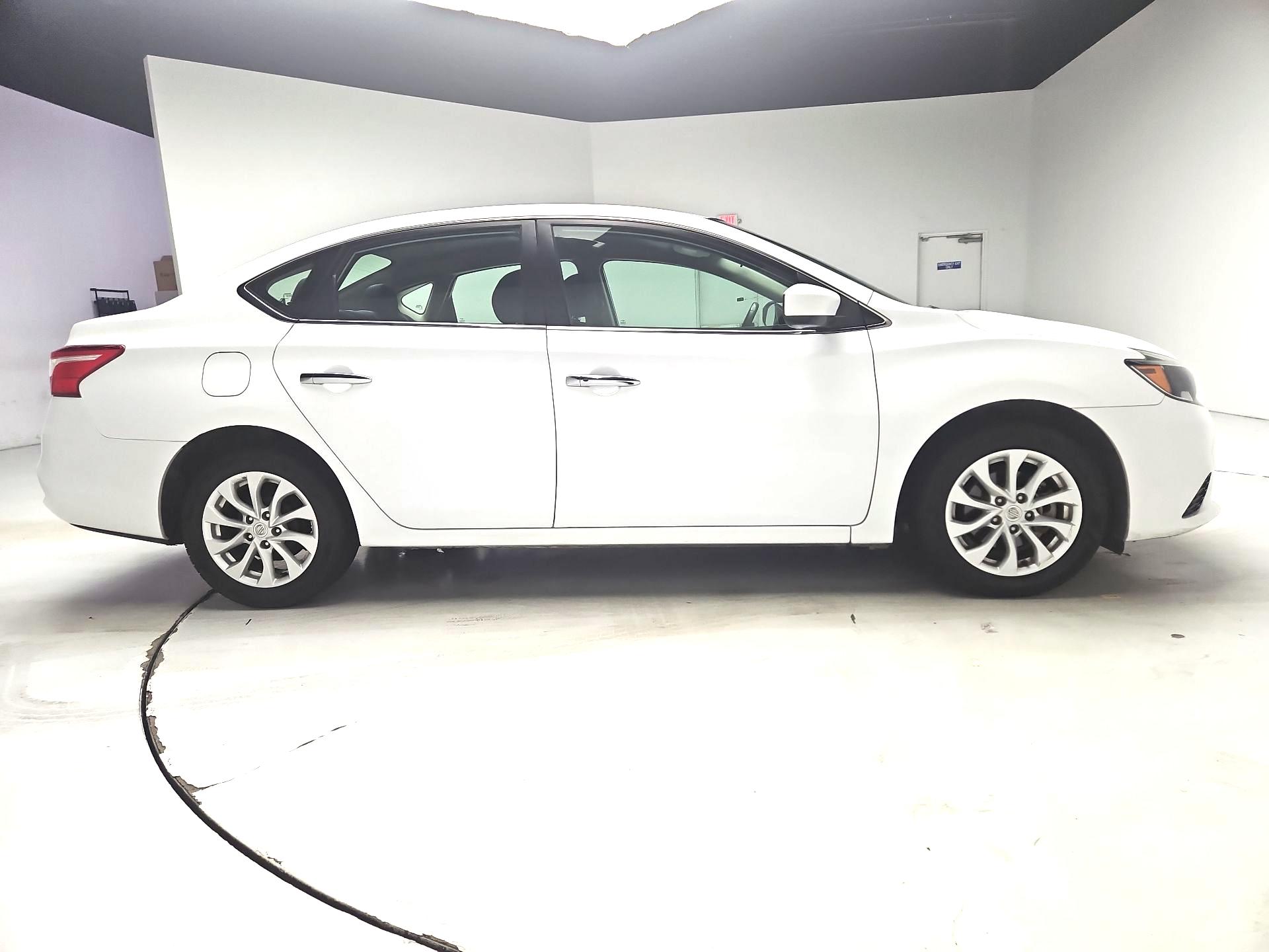 Thumbnail: 2019 Nissan Sentra - 4