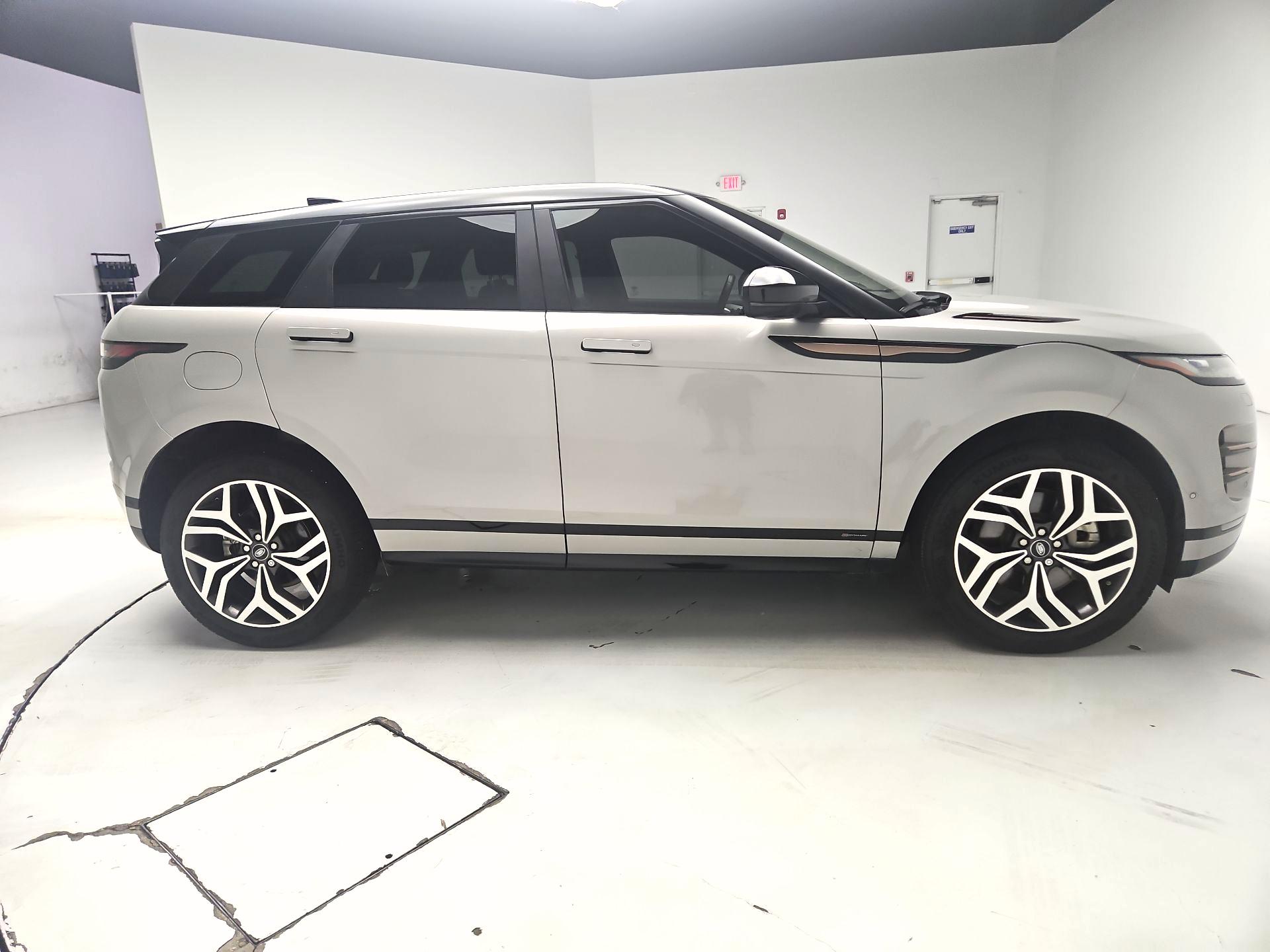 Thumbnail: 2020 Land Rover Range Rover Evoque - 4