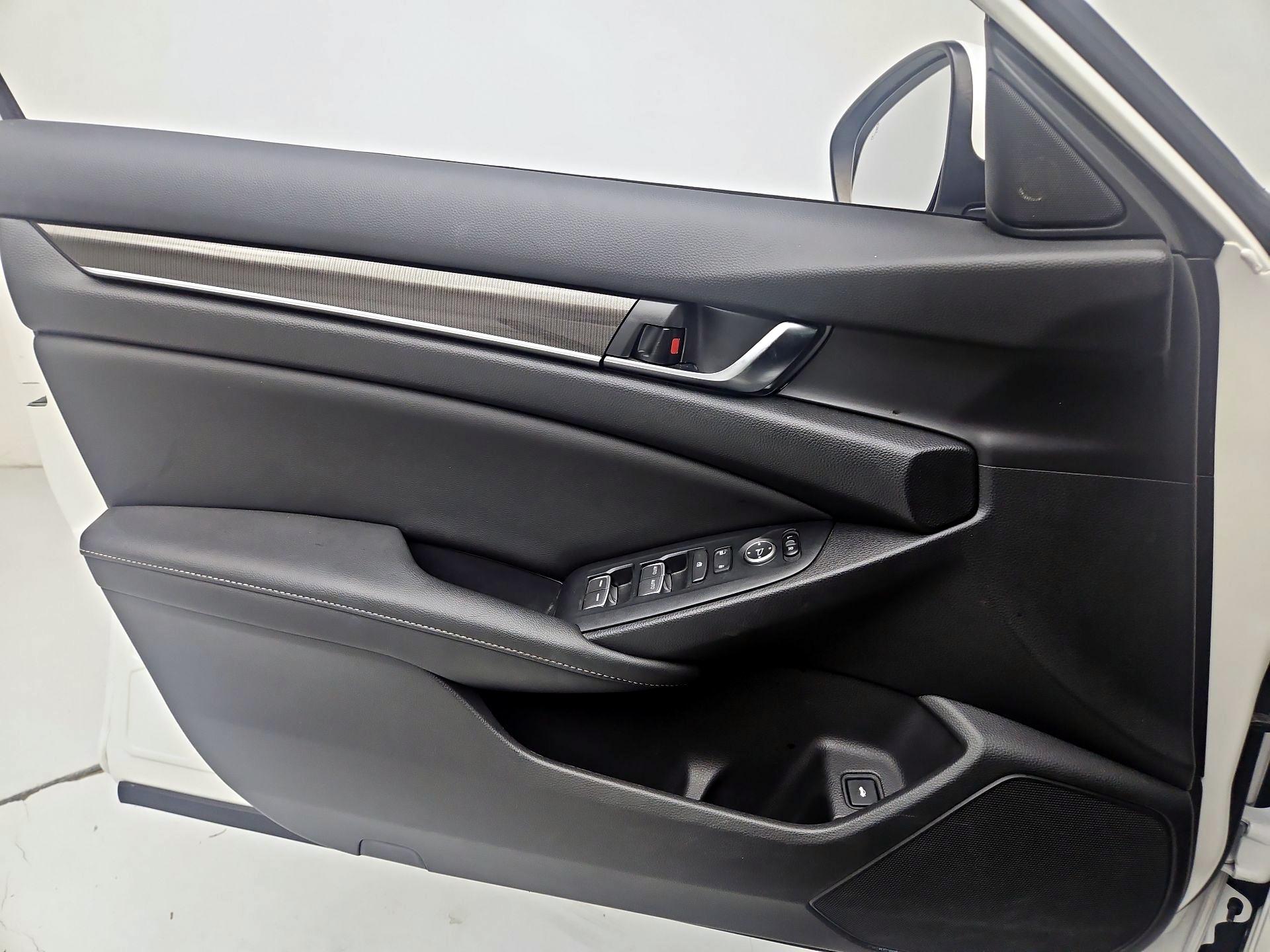 Thumbnail: 2019 Honda Accord - 12