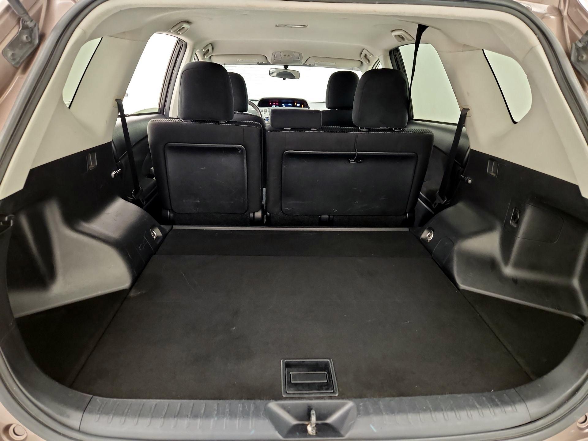Thumbnail: 2015 Toyota Prius v - 20