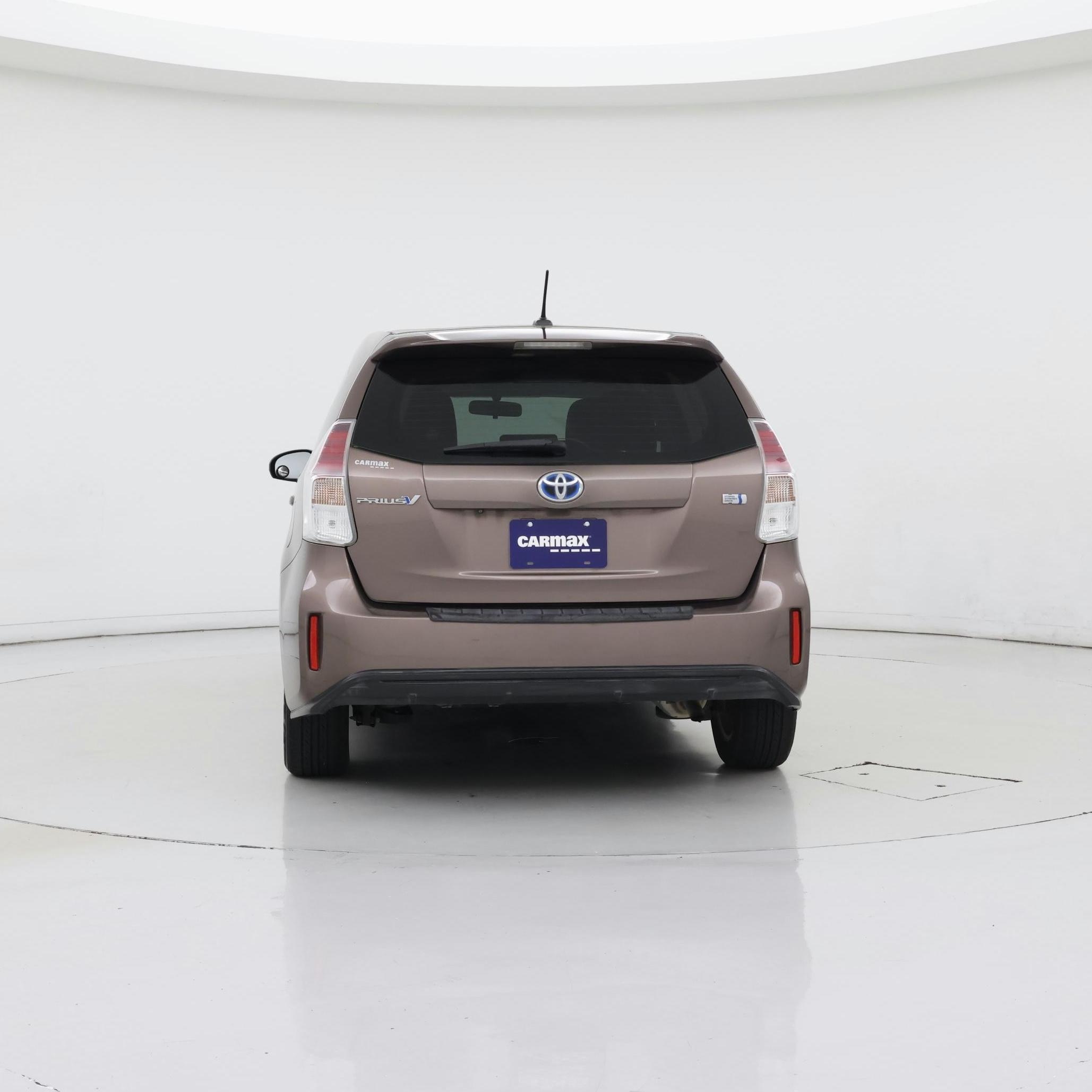 Thumbnail: 2015 Toyota Prius v - 6