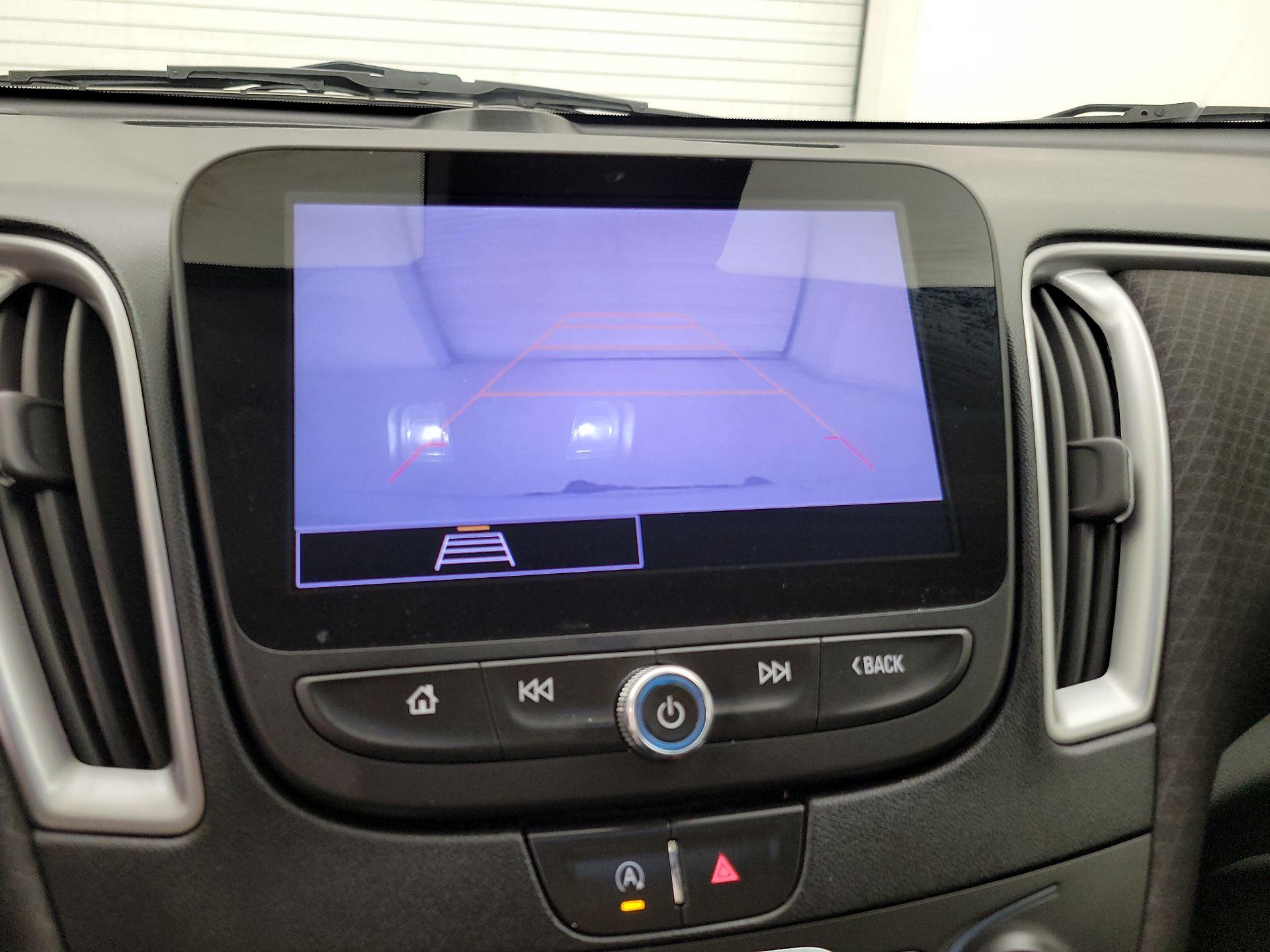 Thumbnail: 2021 Chevrolet Malibu - 14