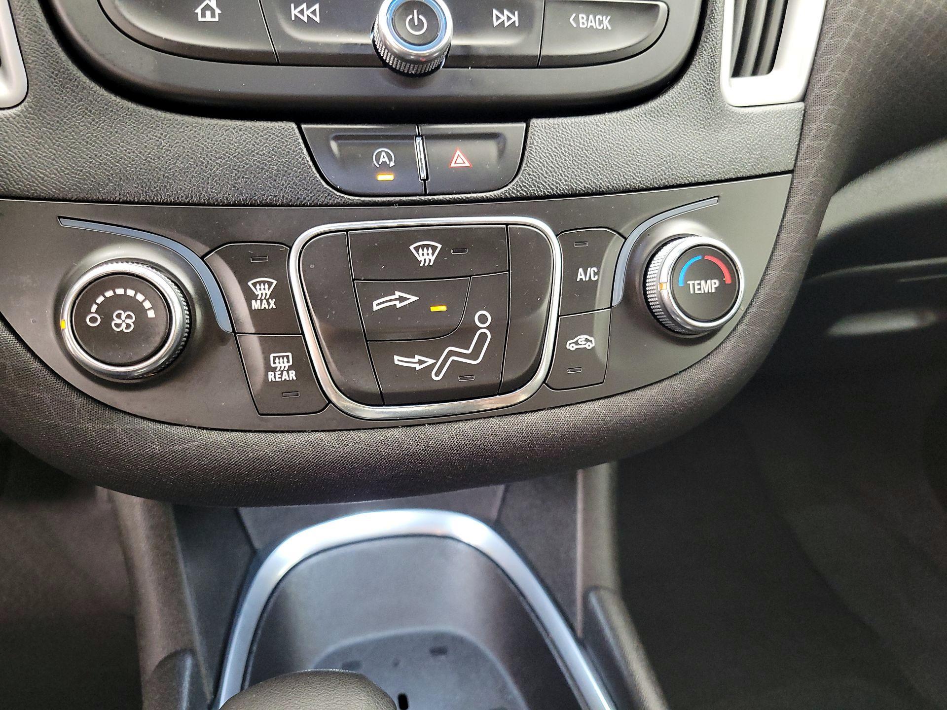 Thumbnail: 2021 Chevrolet Malibu - 16