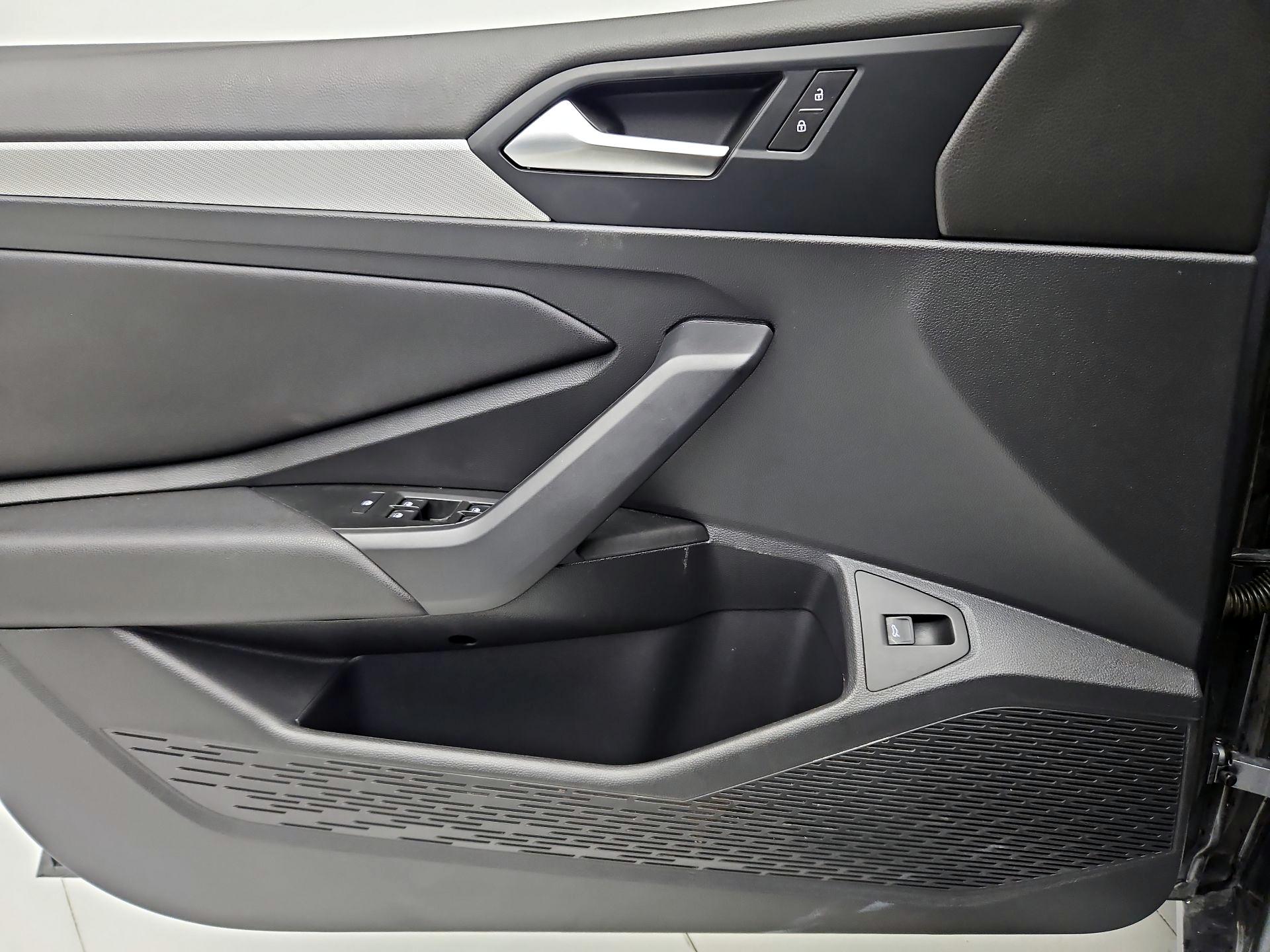 Thumbnail: 2019 Volkswagen Jetta - 12