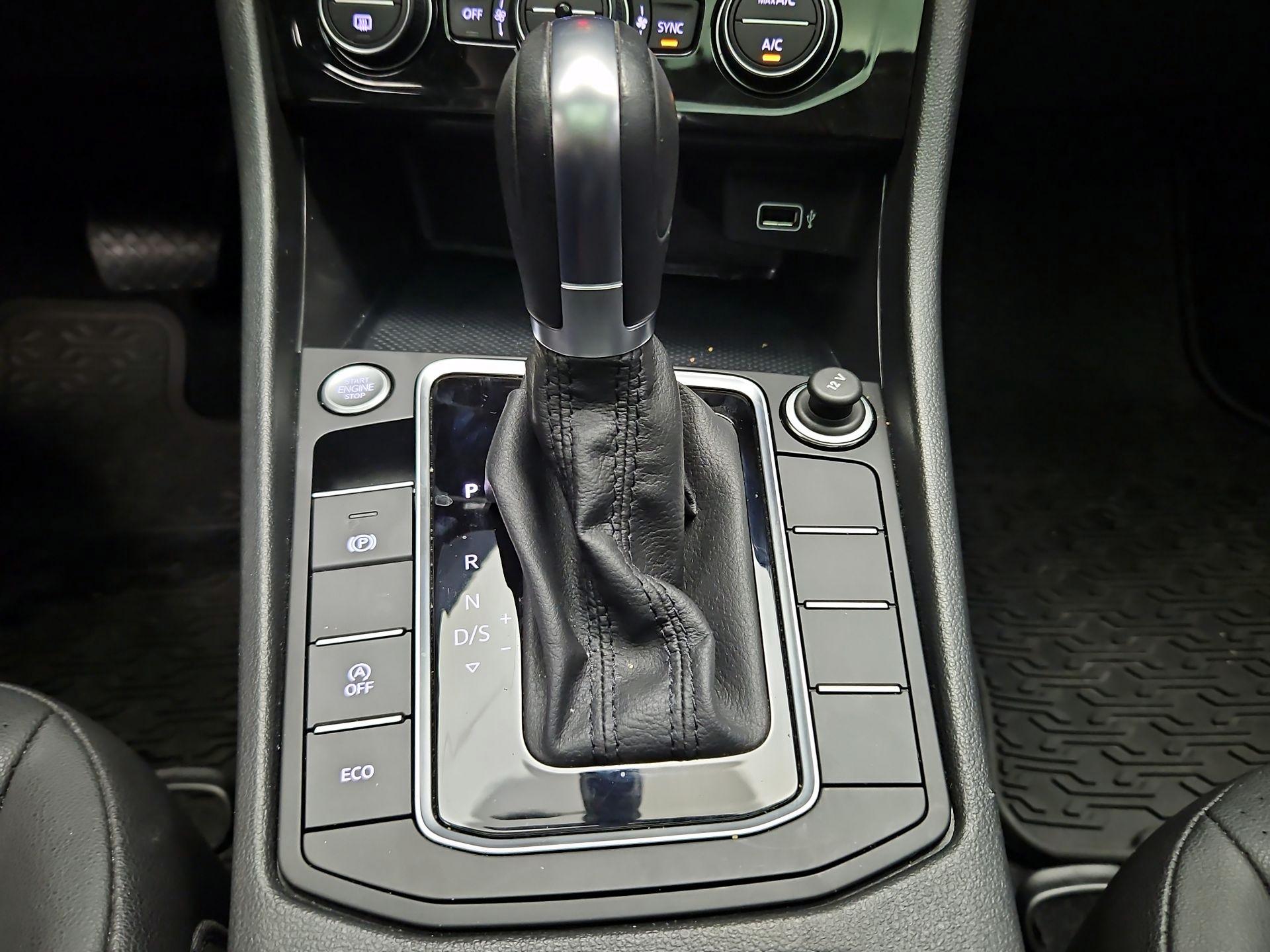 Thumbnail: 2019 Volkswagen Jetta - 17