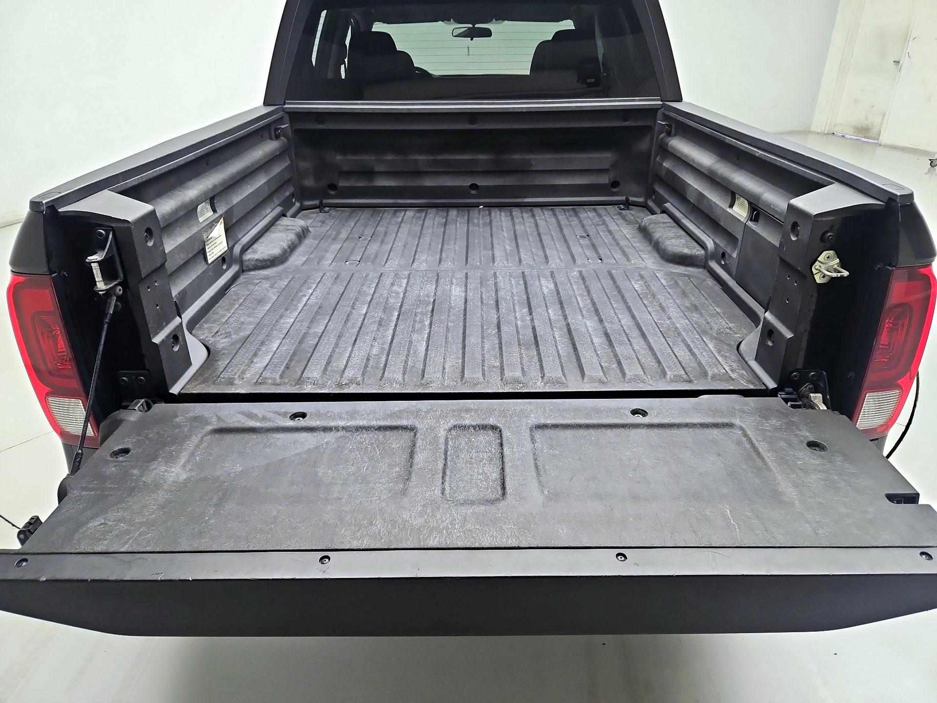 Thumbnail: 2017 Honda Ridgeline - 20