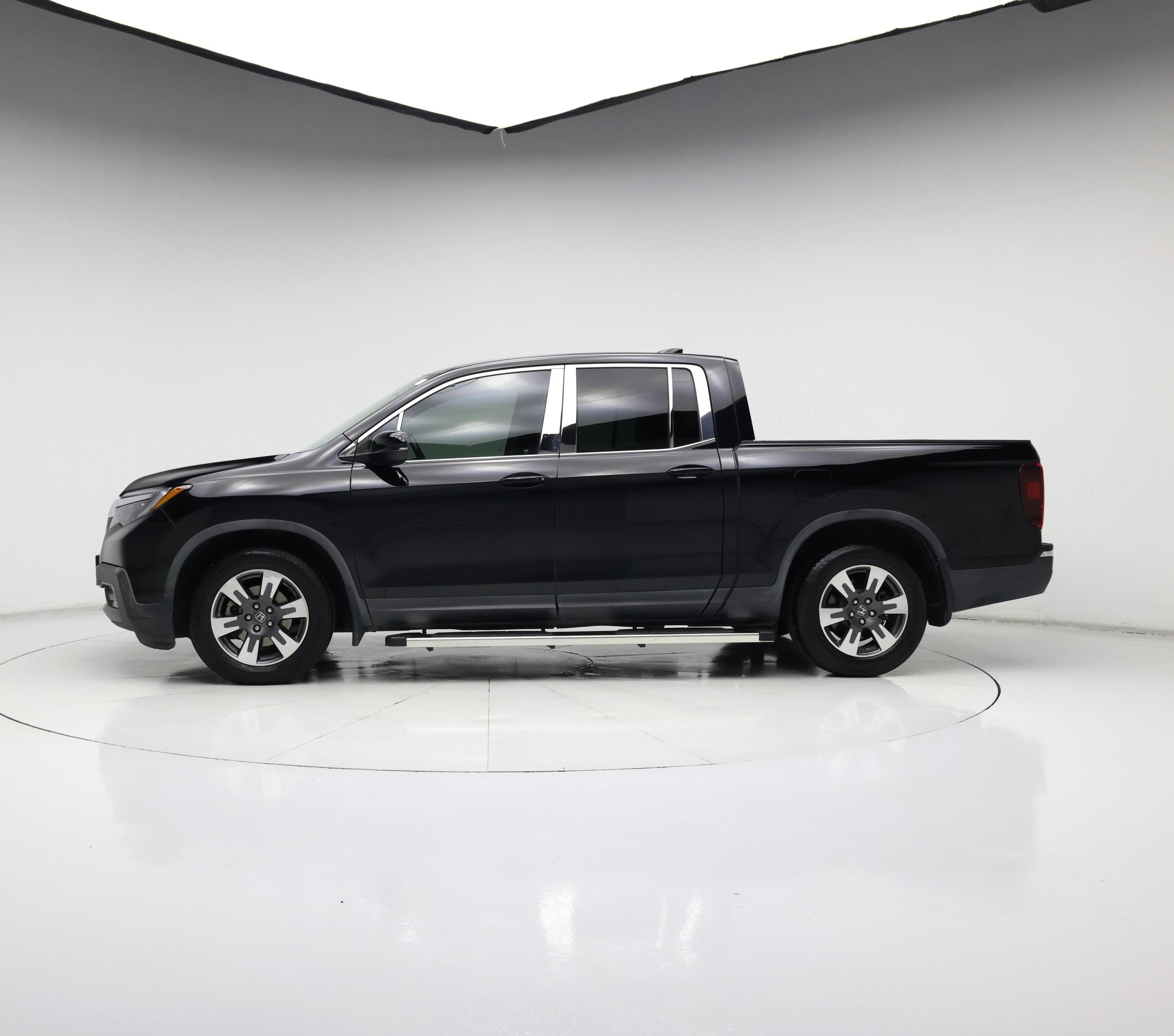 Thumbnail: 2017 Honda Ridgeline - 3