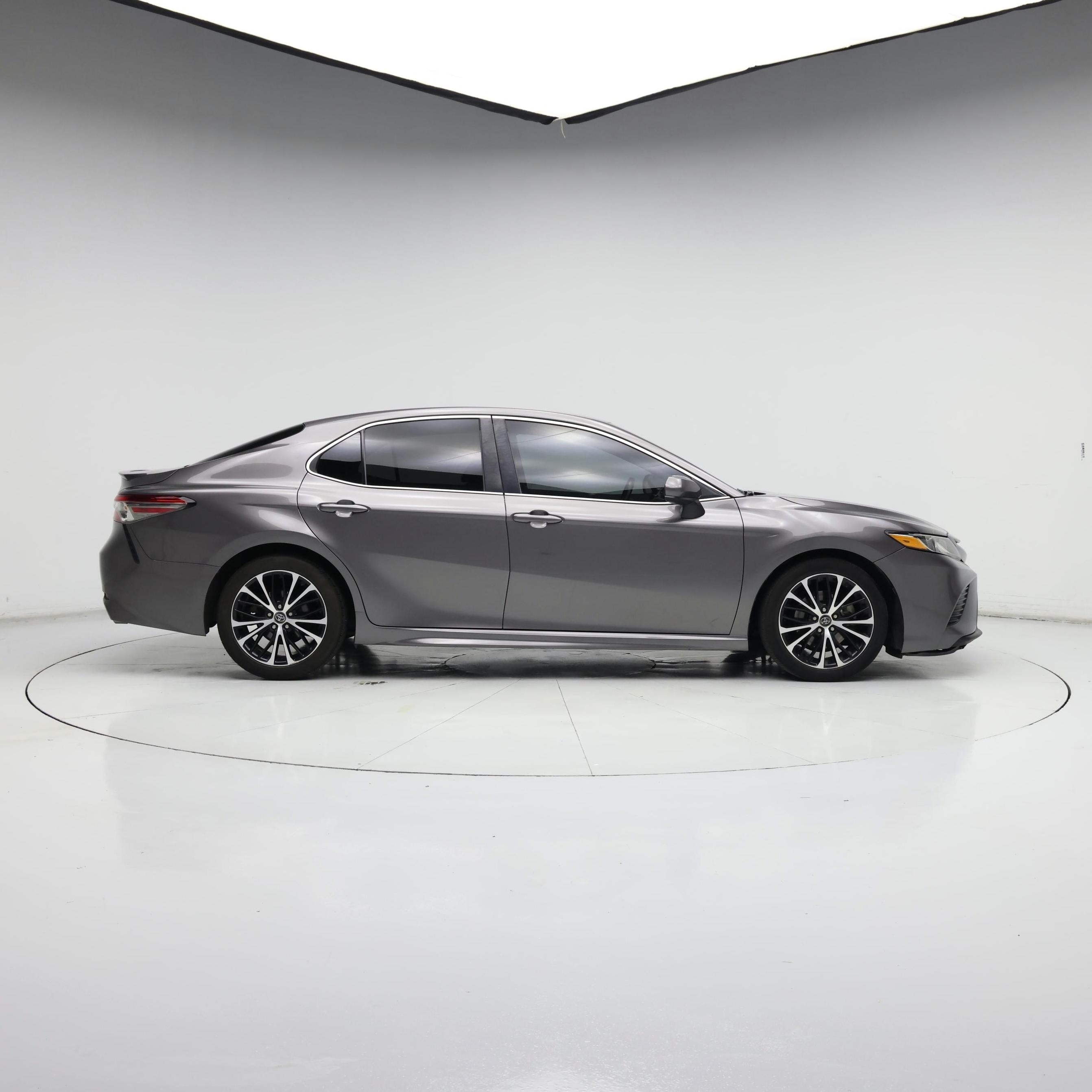 Thumbnail: 2018 Toyota Camry - 7