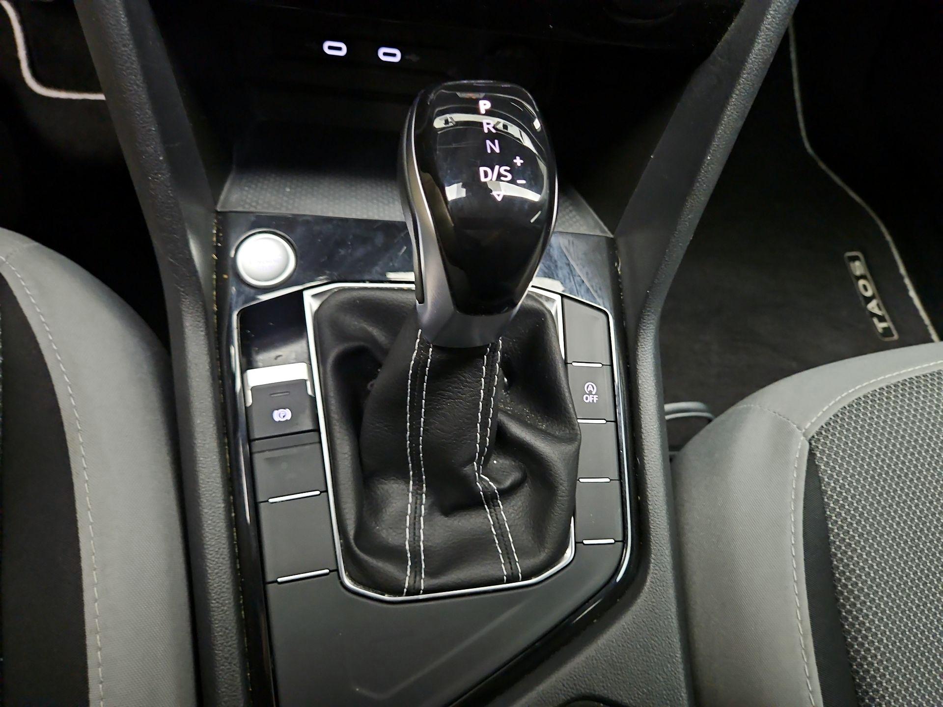 Thumbnail: 2023 Volkswagen Taos - 15