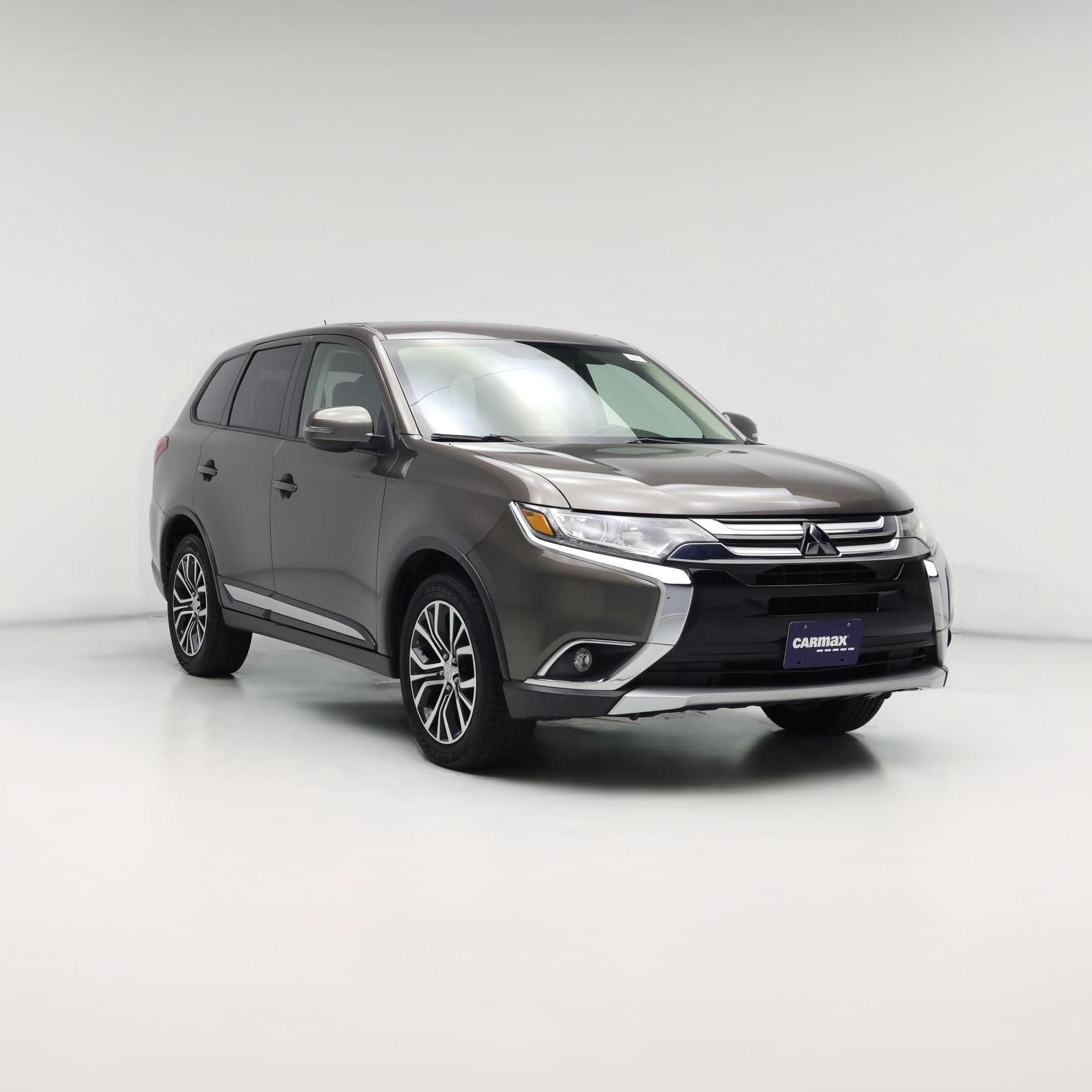 Thumbnail: 2016 Mitsubishi Outlander - 1