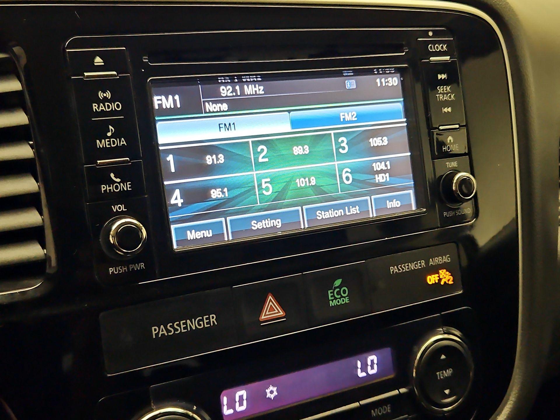 Thumbnail: 2016 Mitsubishi Outlander - 15