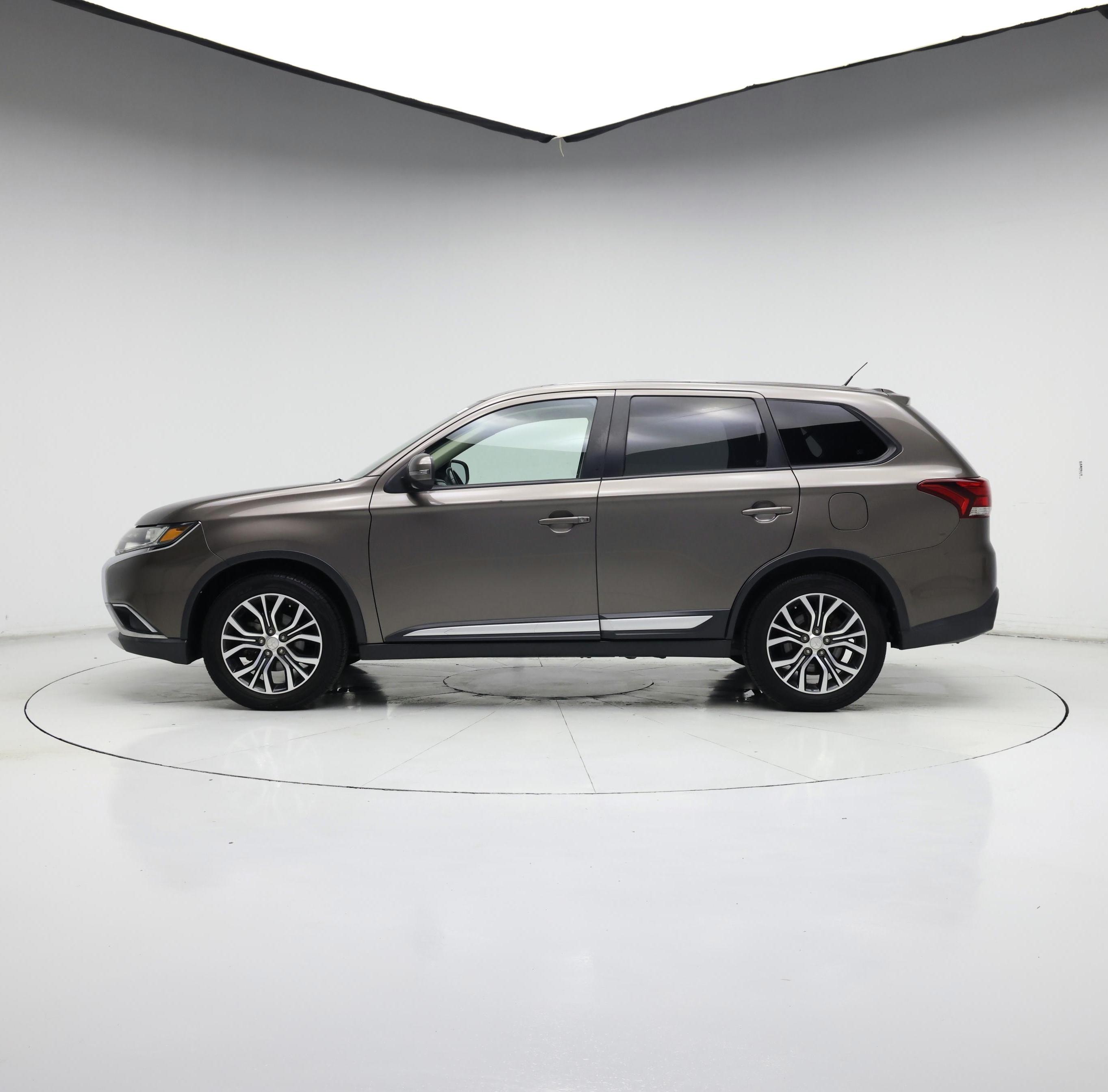 Thumbnail: 2016 Mitsubishi Outlander - 3