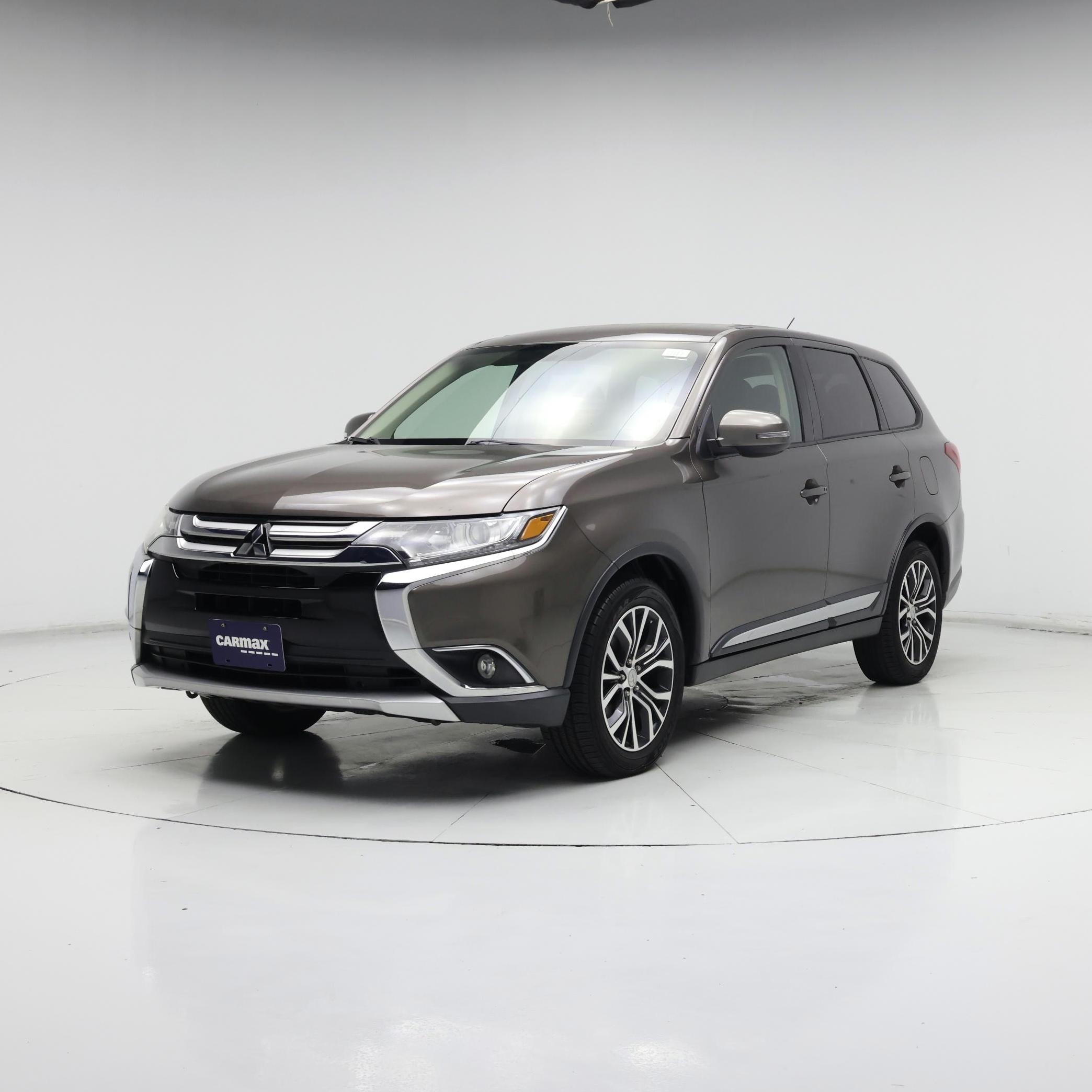 Thumbnail: 2016 Mitsubishi Outlander - 4