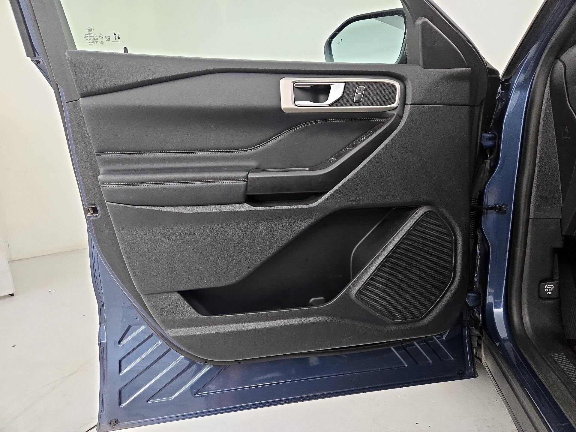 Thumbnail: 2020 Ford Explorer - 12