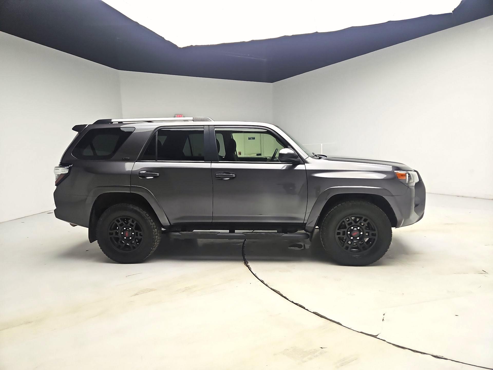 Thumbnail: 2022 Toyota 4Runner - 4