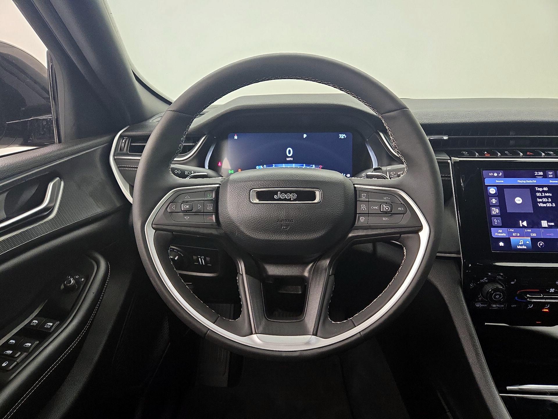 Thumbnail: 2023 Jeep Grand Cherokee - 10