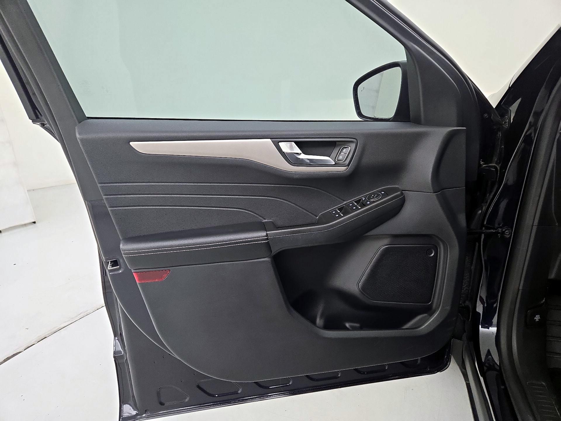 Thumbnail: 2021 Ford Escape - 12