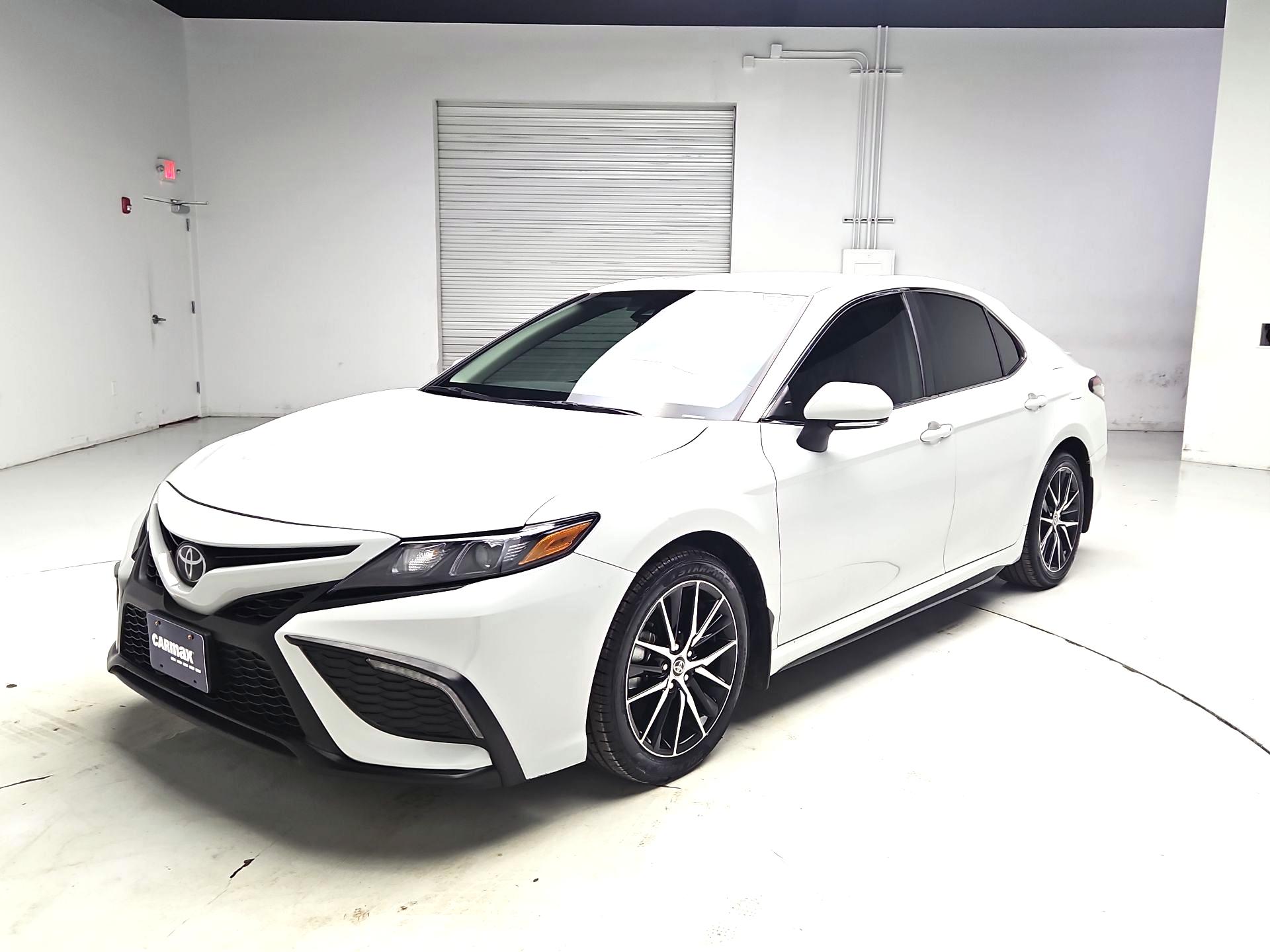 Thumbnail: 2023 Toyota Camry - 3