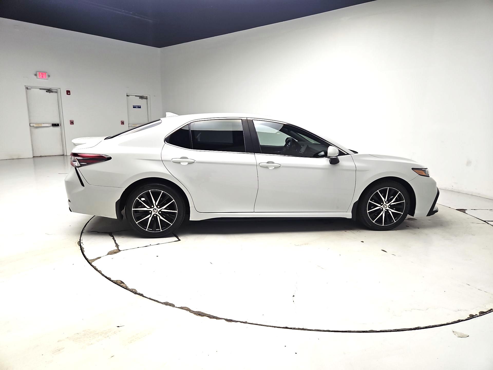 Thumbnail: 2023 Toyota Camry - 4