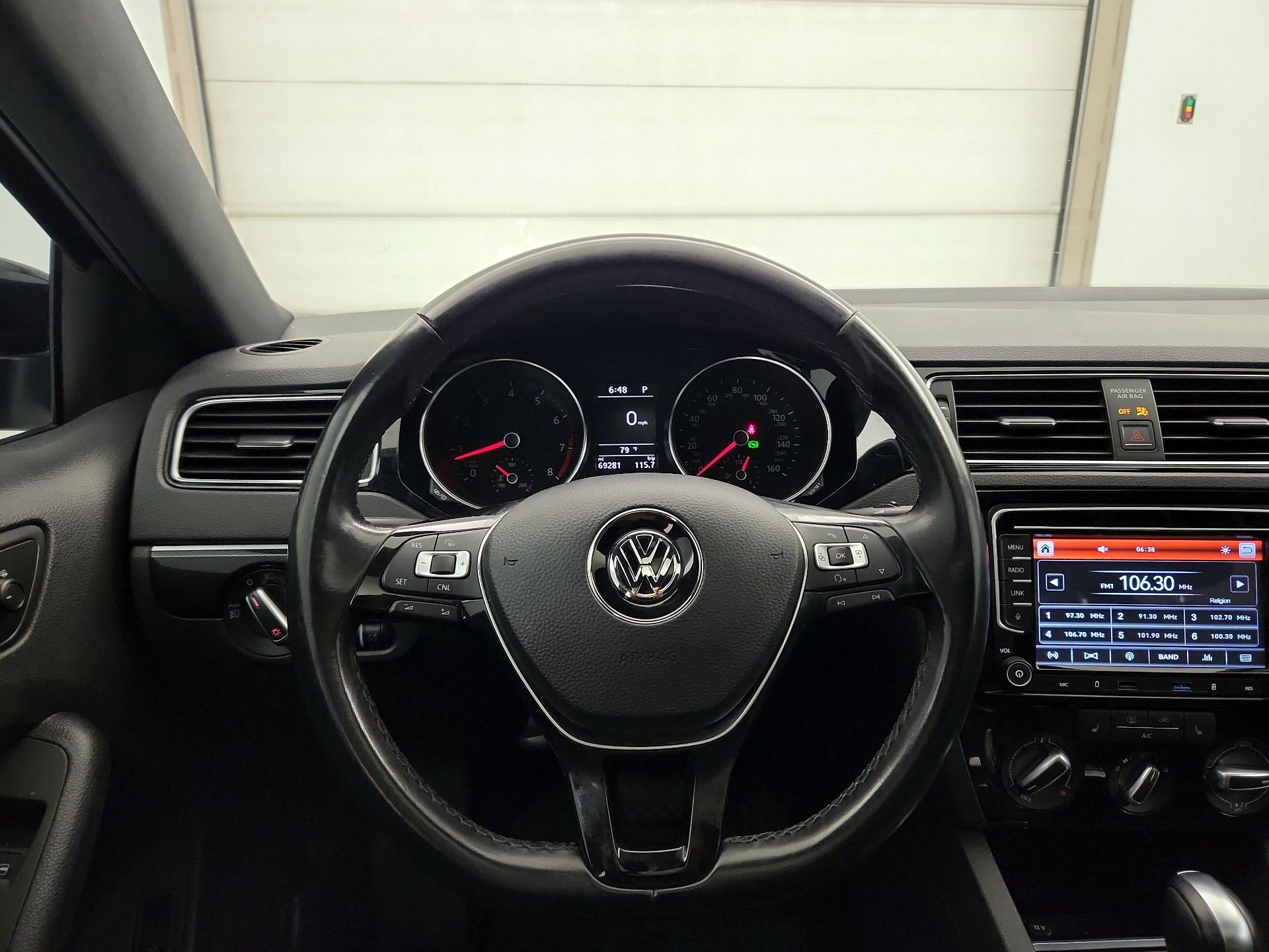 Thumbnail: 2018 Volkswagen Jetta - 10