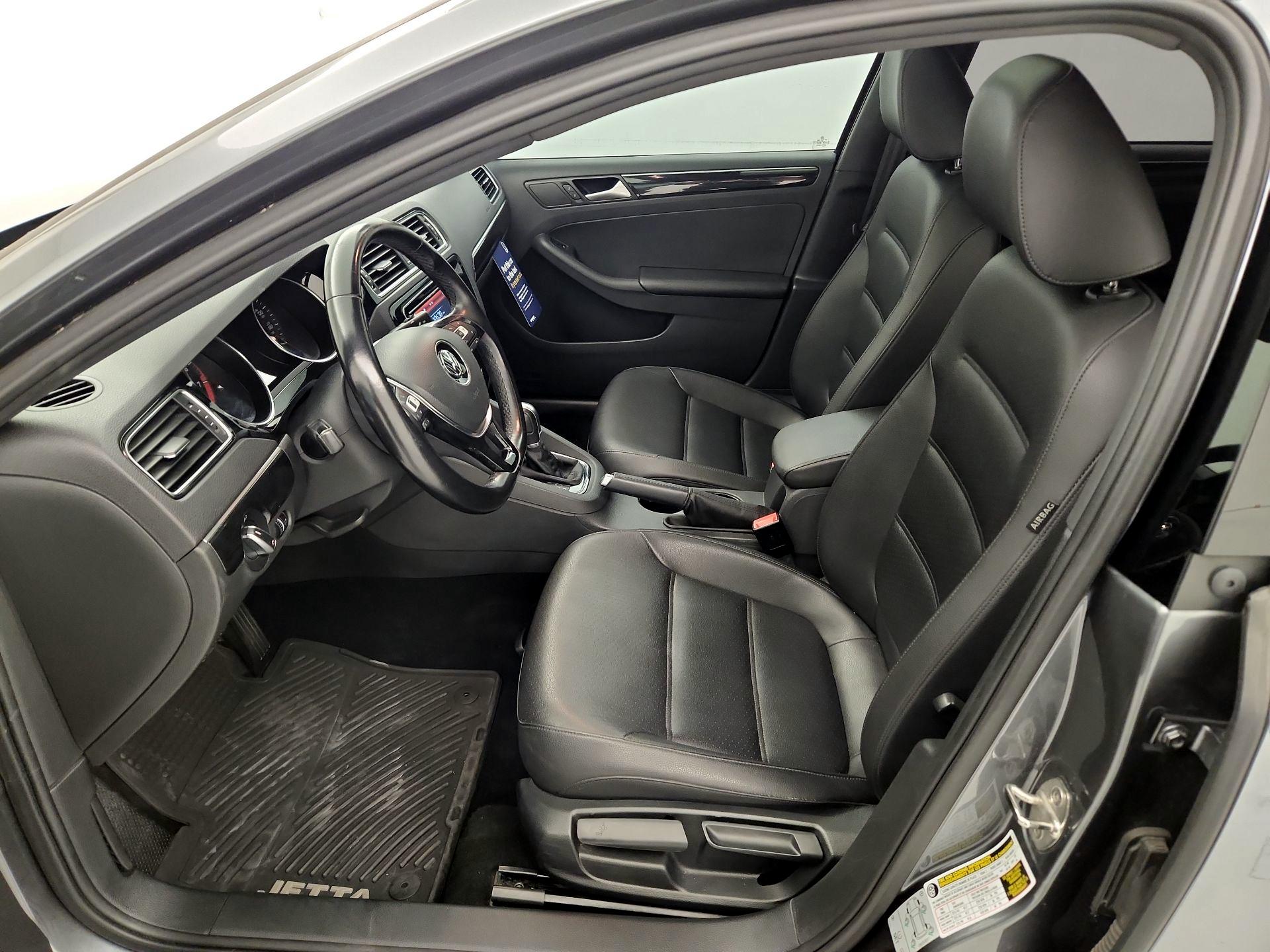 Thumbnail: 2018 Volkswagen Jetta - 11