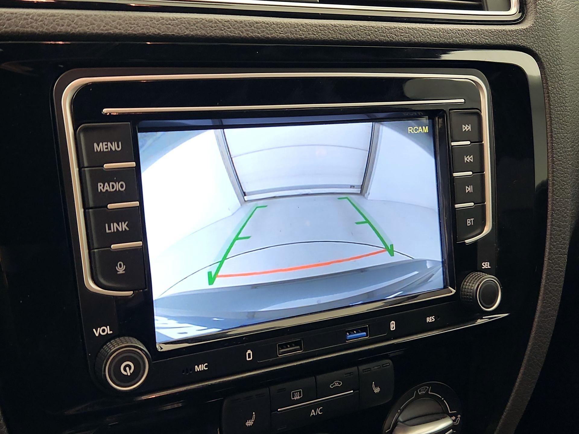 Thumbnail: 2018 Volkswagen Jetta - 14