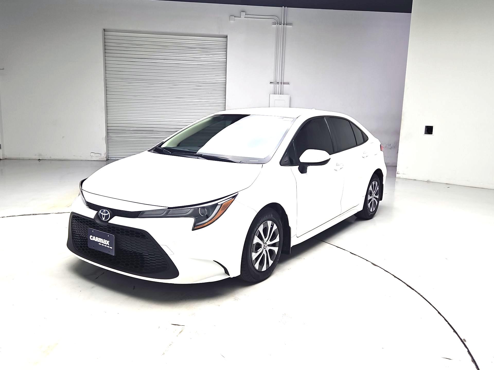 Thumbnail: 2022 Toyota Corolla - 3