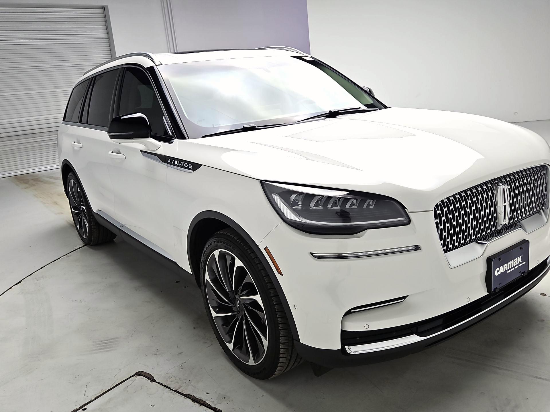 Thumbnail: 2023 Lincoln Aviator - 1