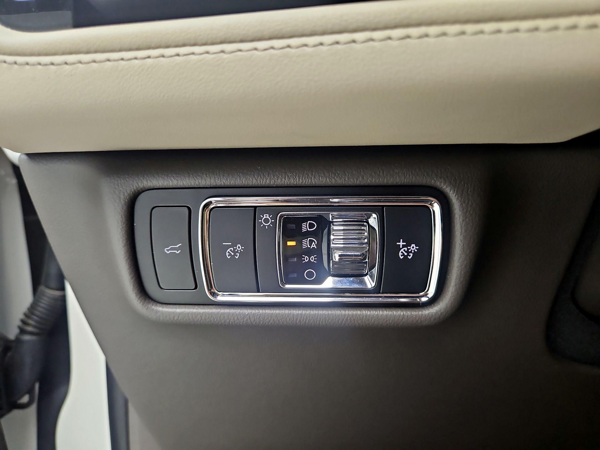 Thumbnail: 2023 Lincoln Aviator - 11