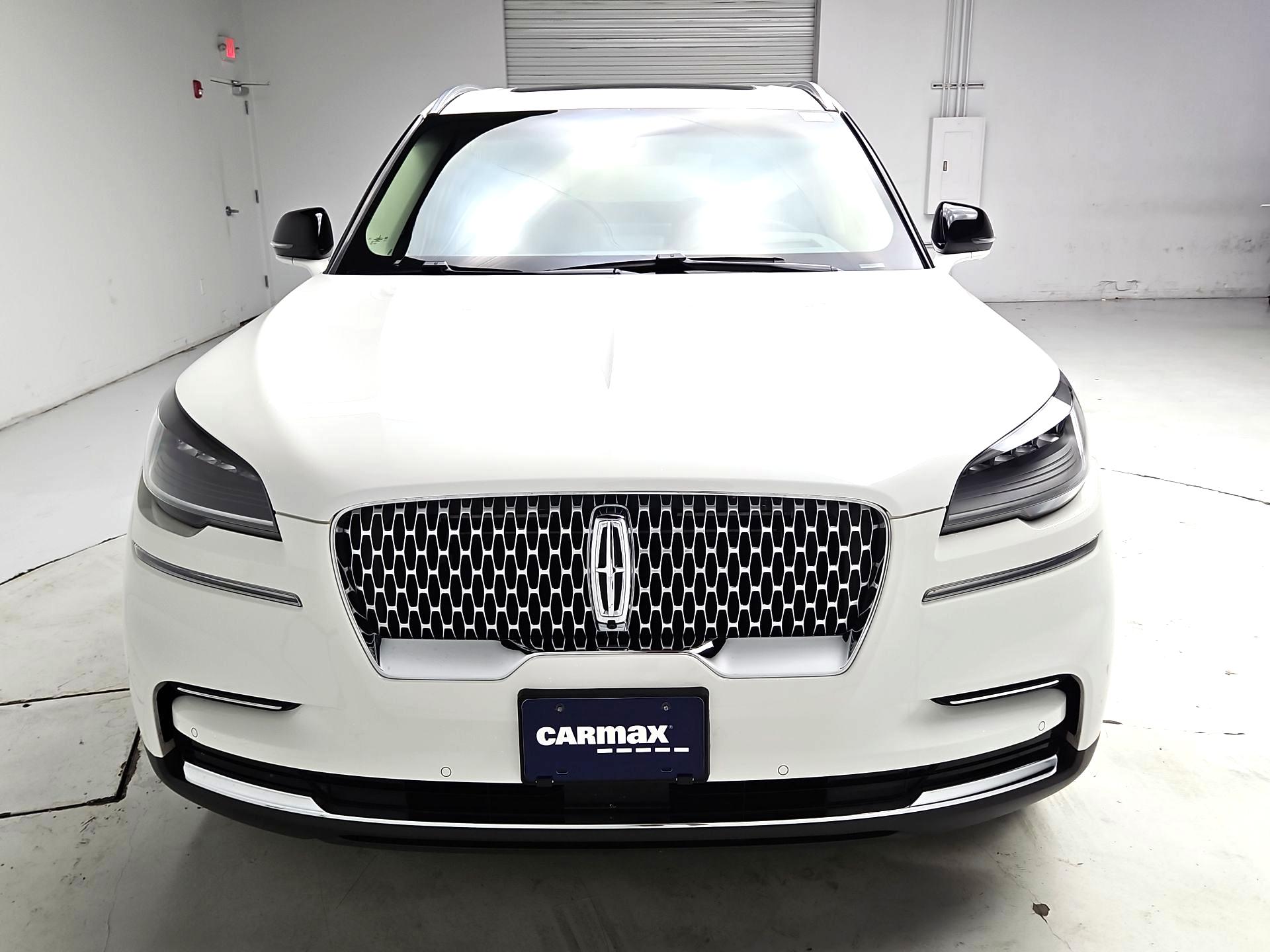 Thumbnail: 2023 Lincoln Aviator - 2