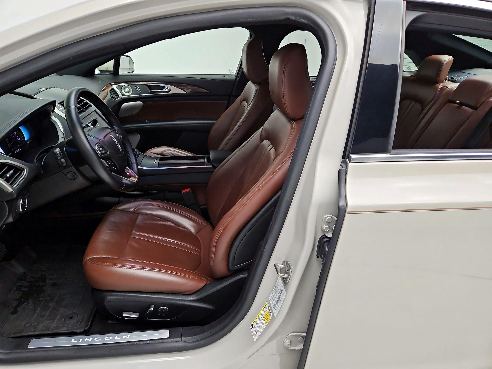 Thumbnail: 2020 Lincoln MKZ - 11