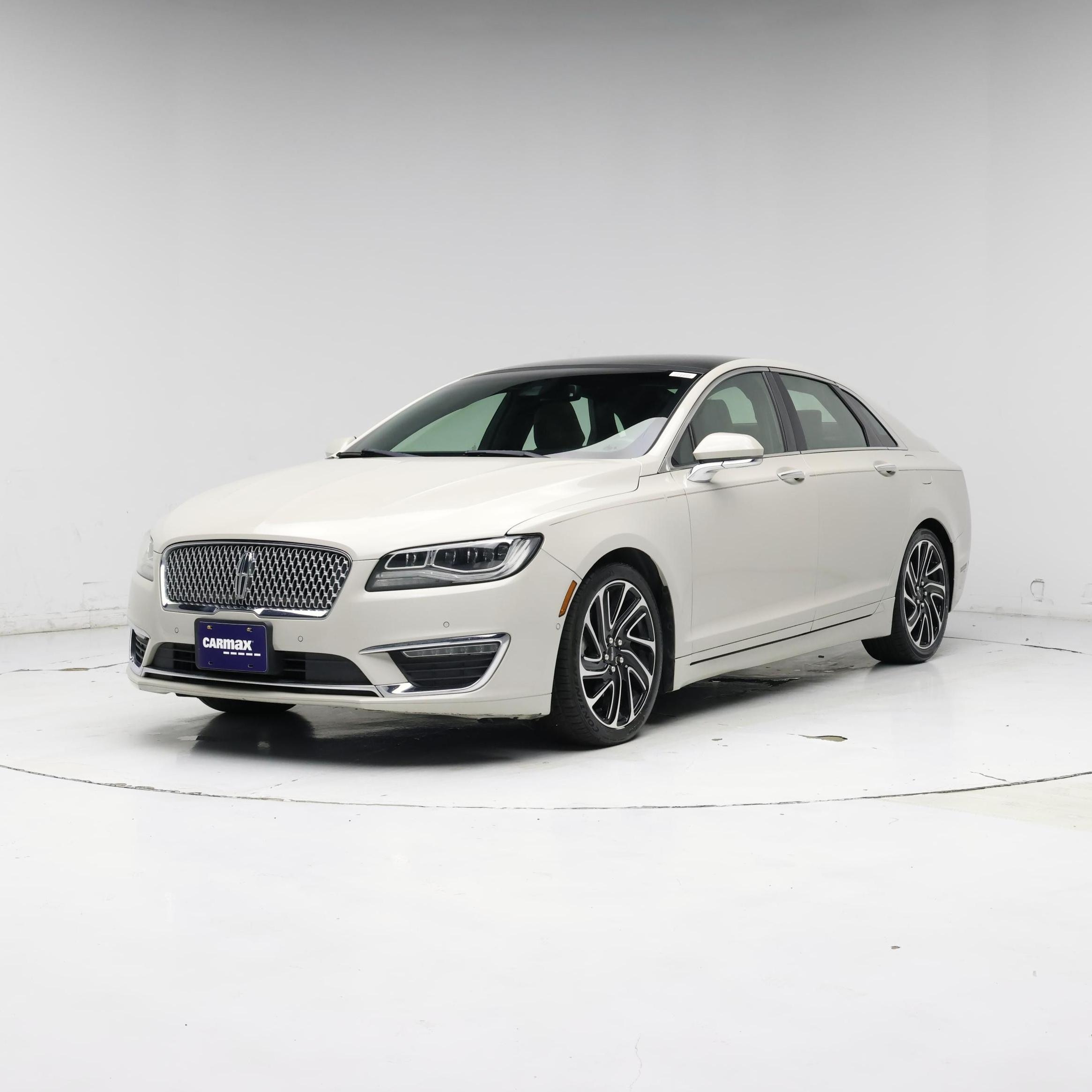 Thumbnail: 2020 Lincoln MKZ - 4