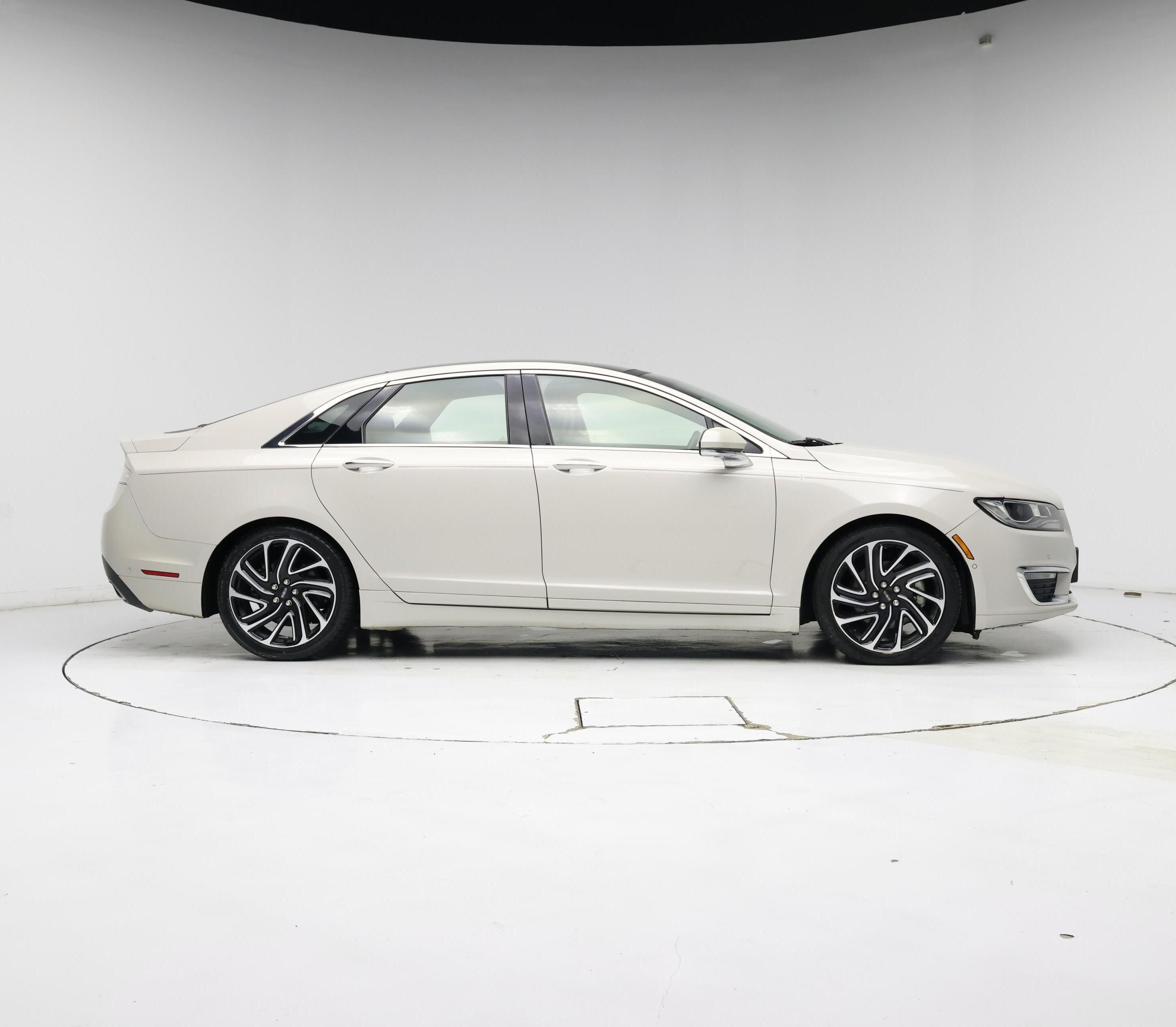 Thumbnail: 2020 Lincoln MKZ - 7