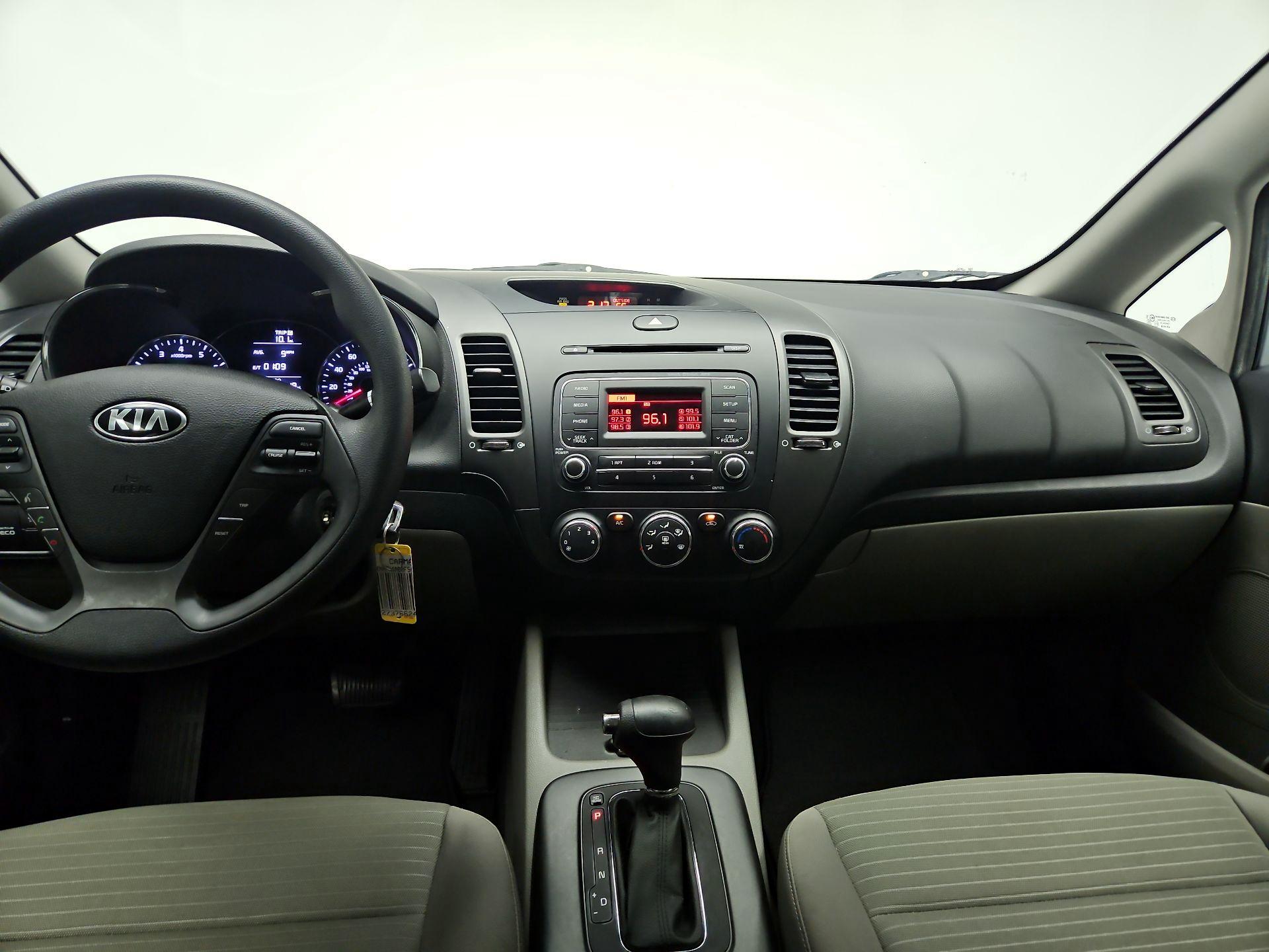 Thumbnail: 2015 Kia Forte - 9