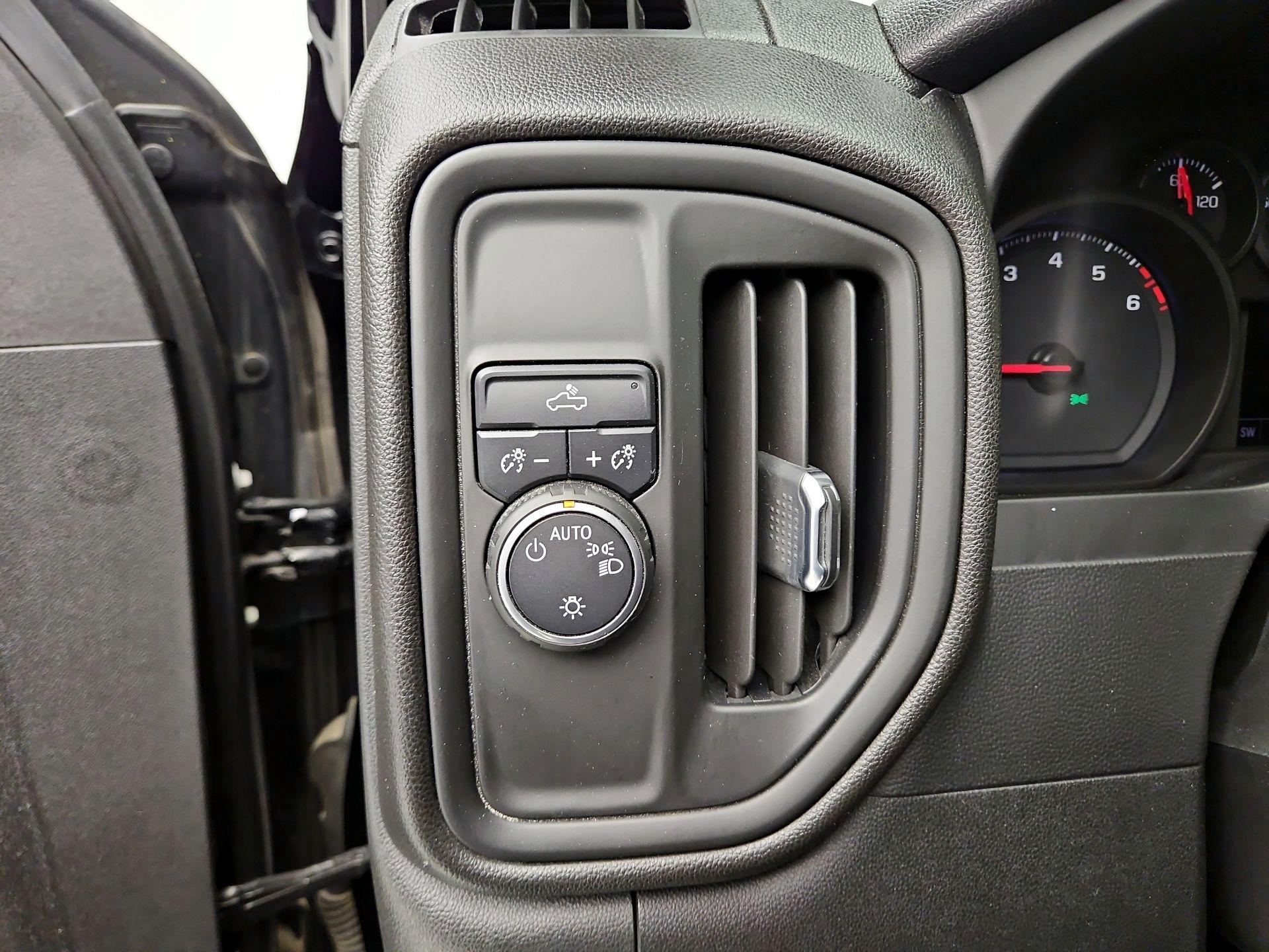 Thumbnail: 2020 Chevrolet Silverado 1500 - 13