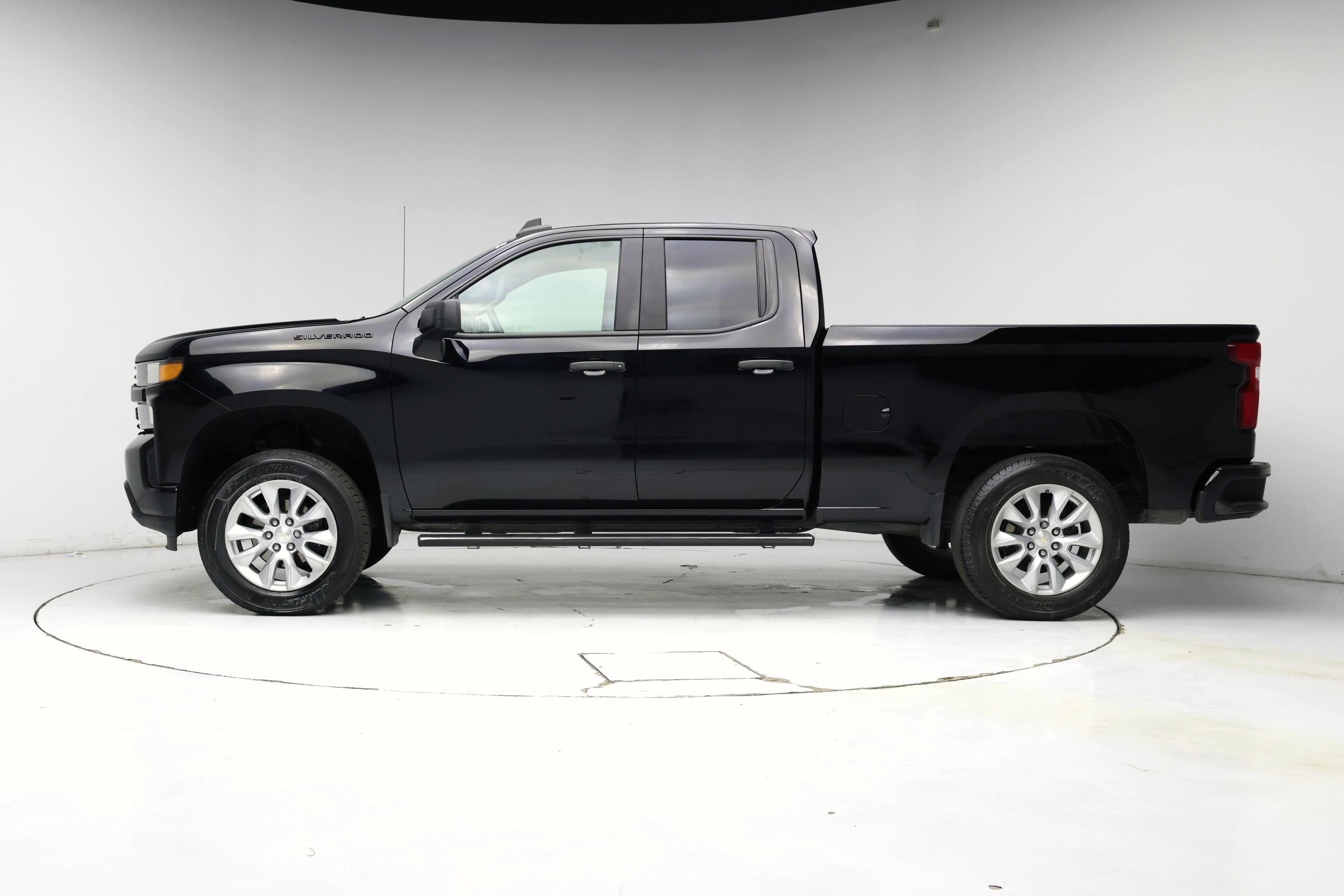 Thumbnail: 2020 Chevrolet Silverado 1500 - 3