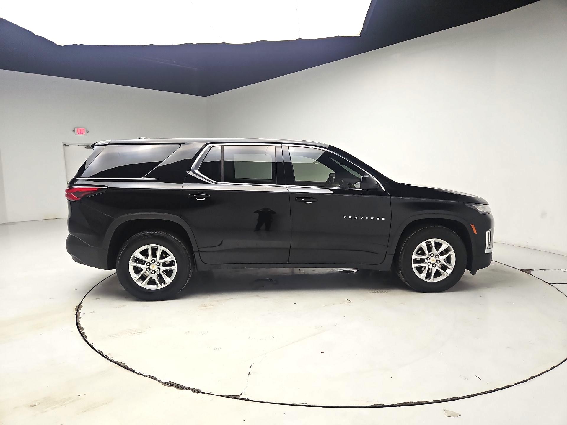 Thumbnail: 2023 Chevrolet Traverse - 4