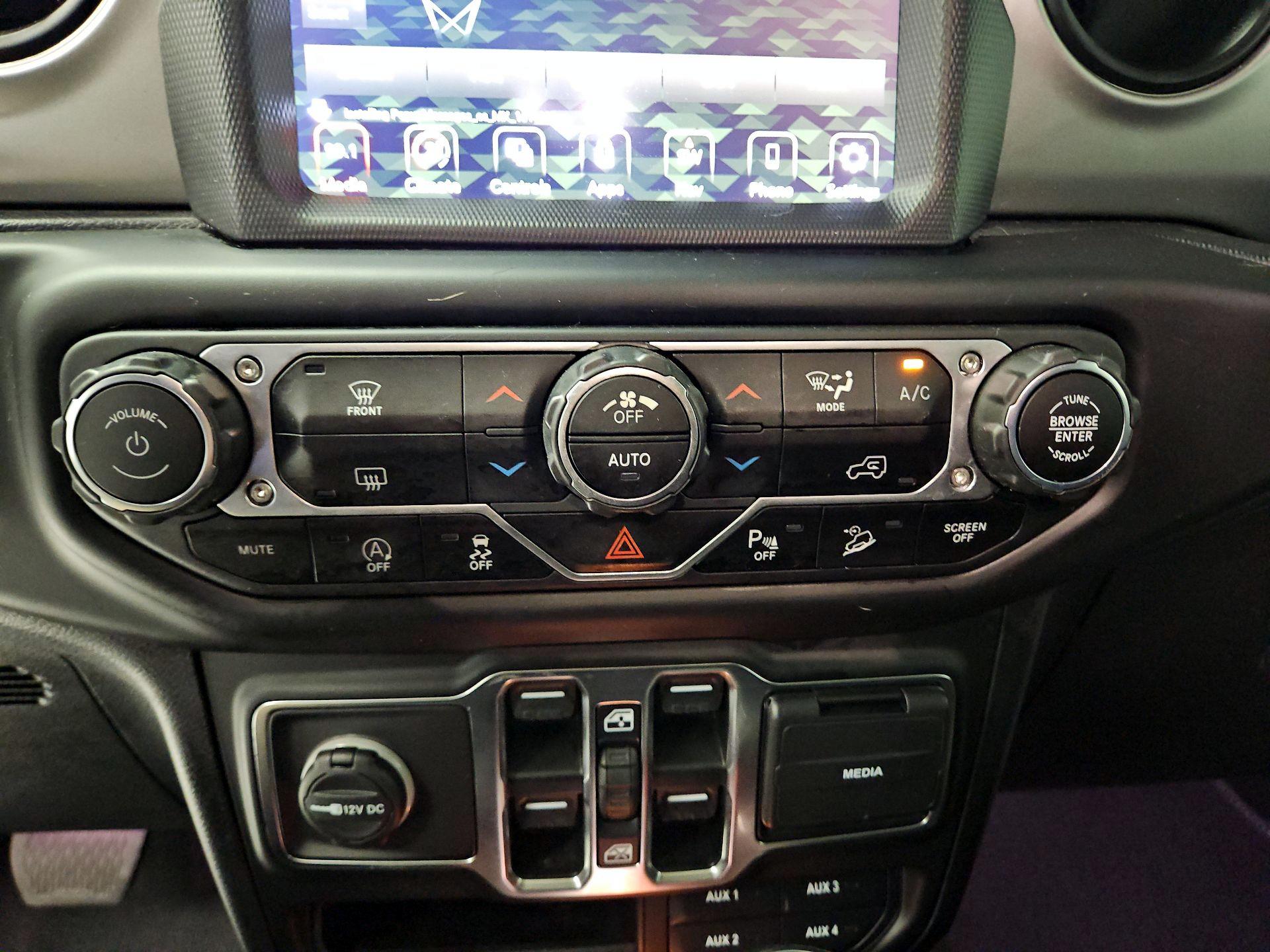 Thumbnail: 2021 Jeep Wrangler - 17