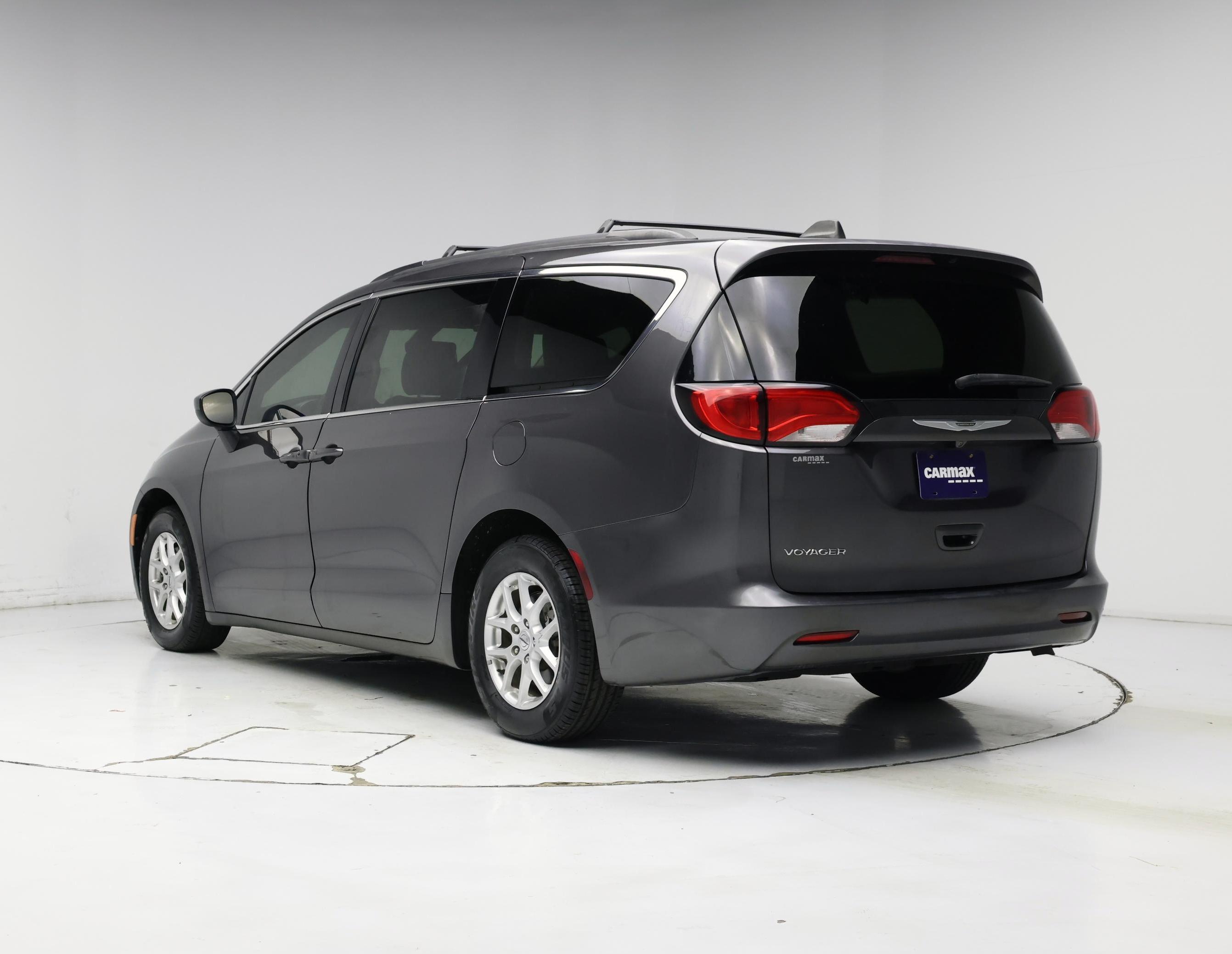 Thumbnail: 2021 Chrysler Voyager - 2