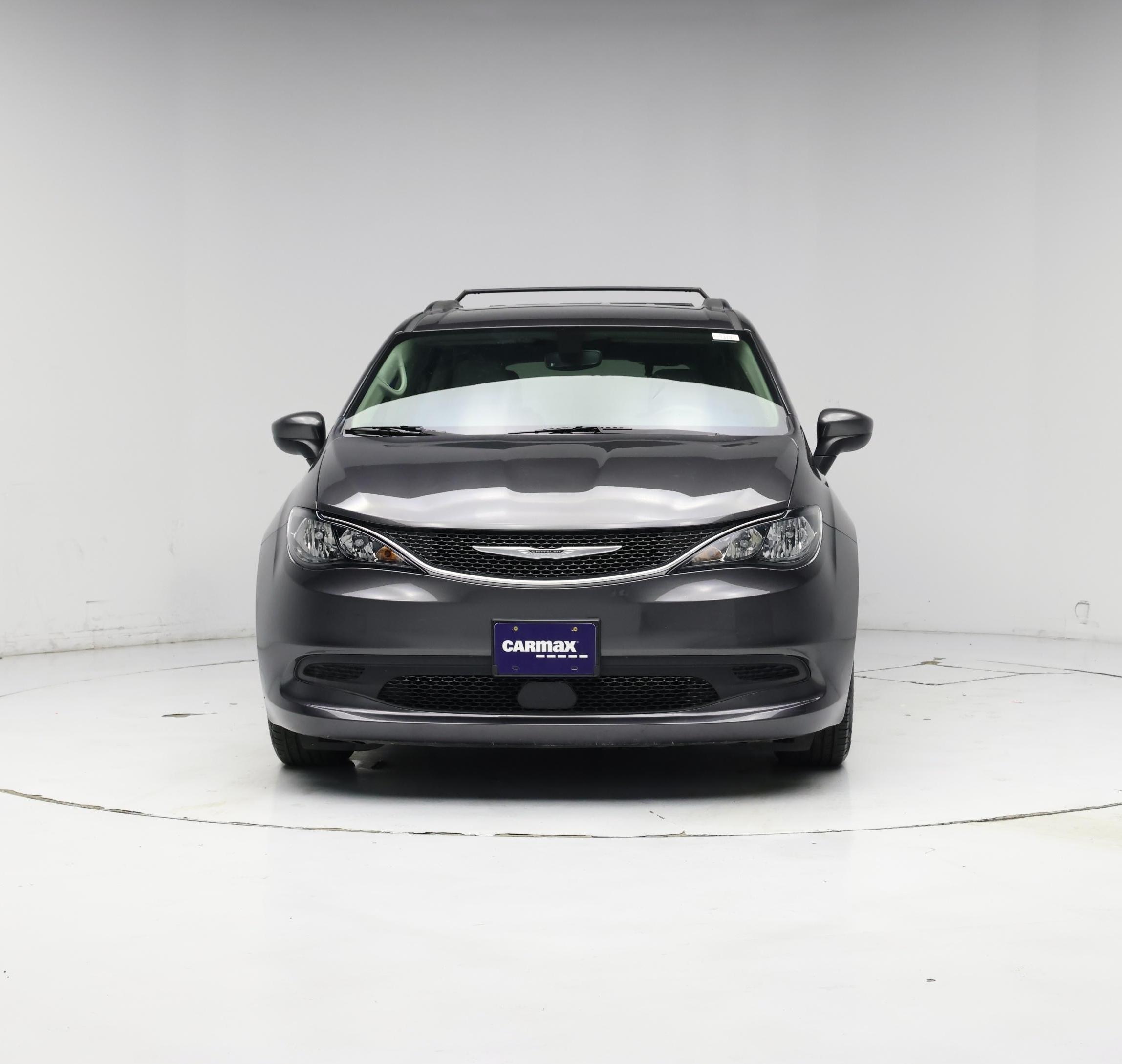 Thumbnail: 2021 Chrysler Voyager - 5