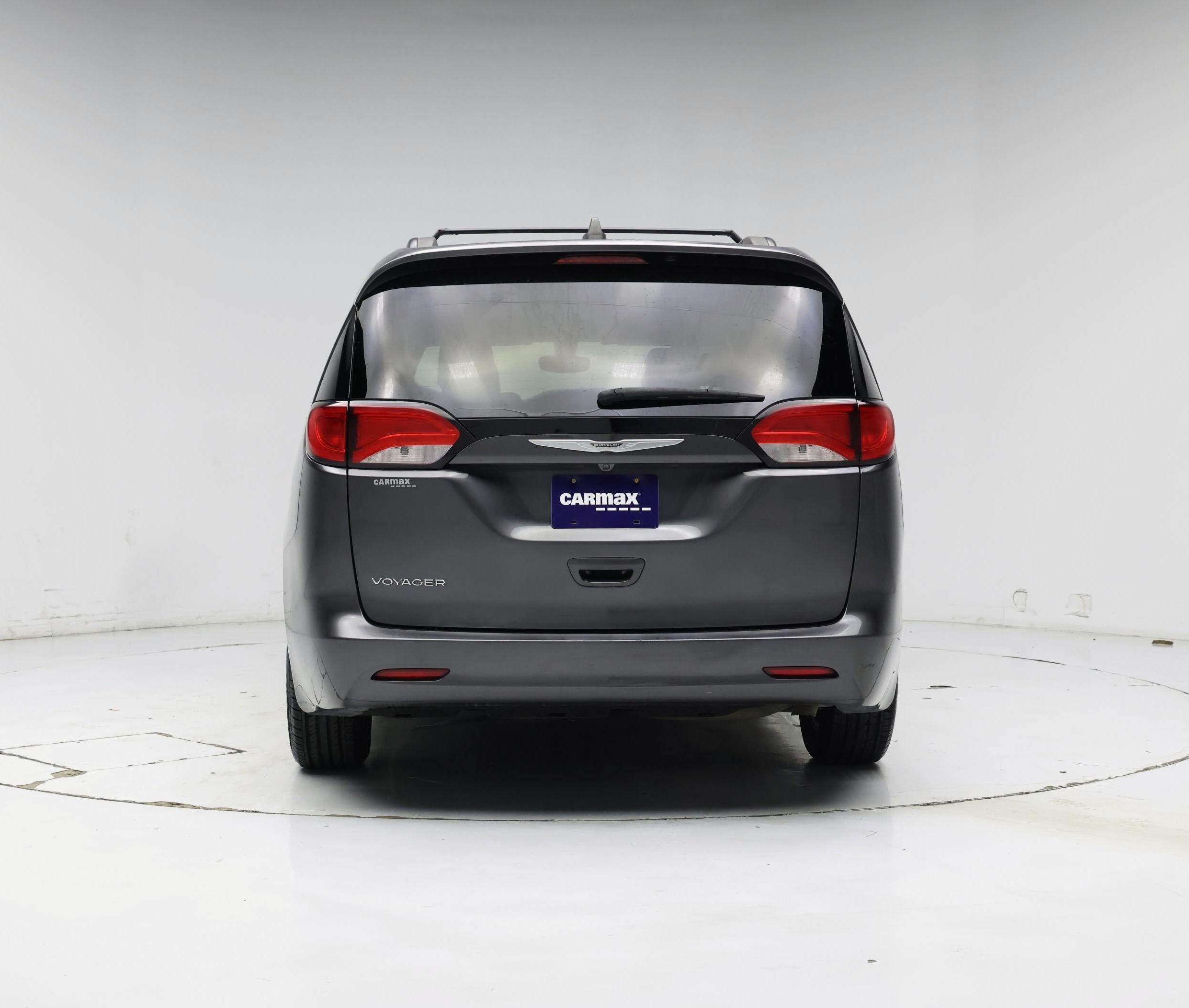 Thumbnail: 2021 Chrysler Voyager - 6