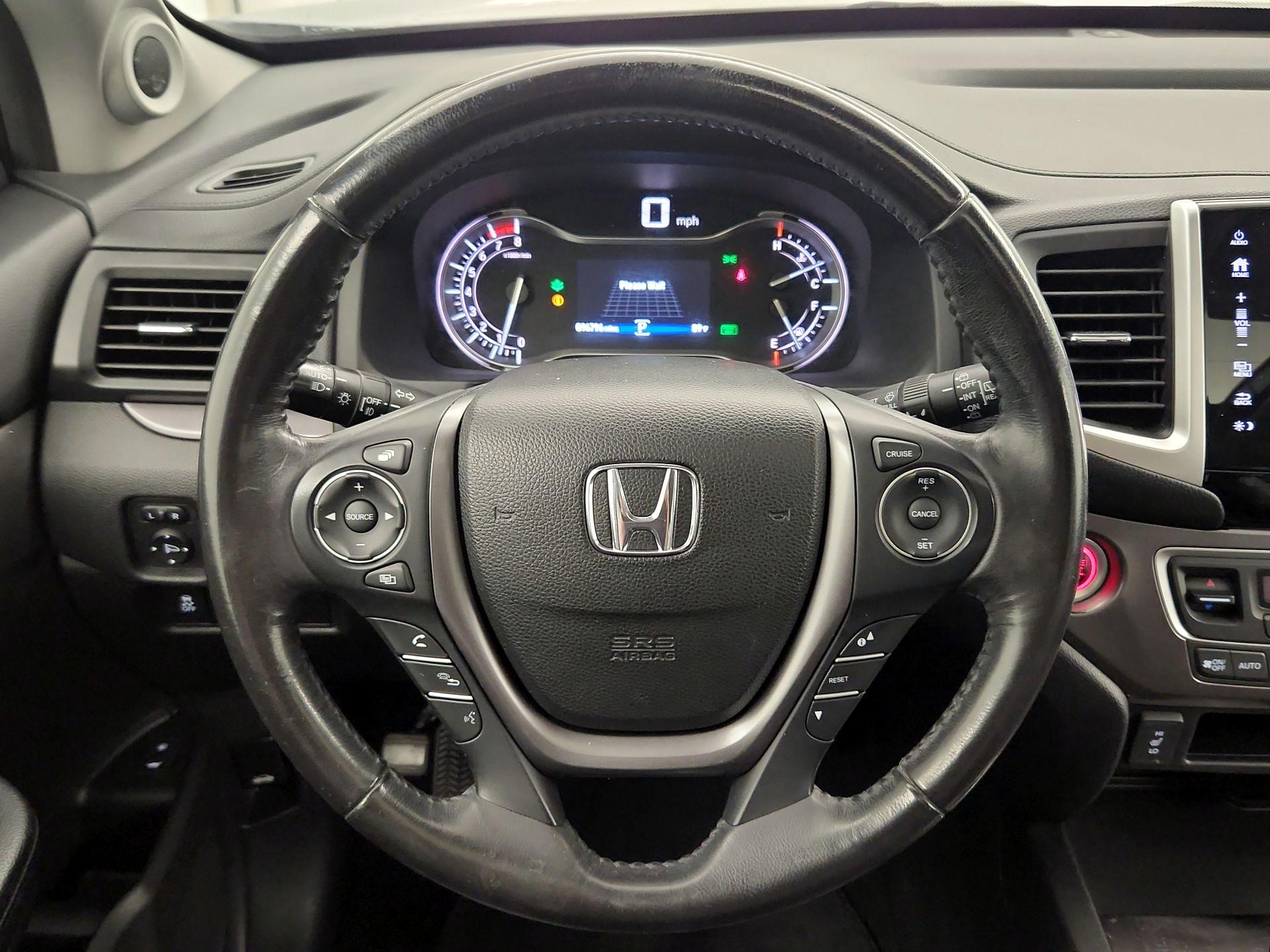 Thumbnail: 2018 Honda Pilot - 10