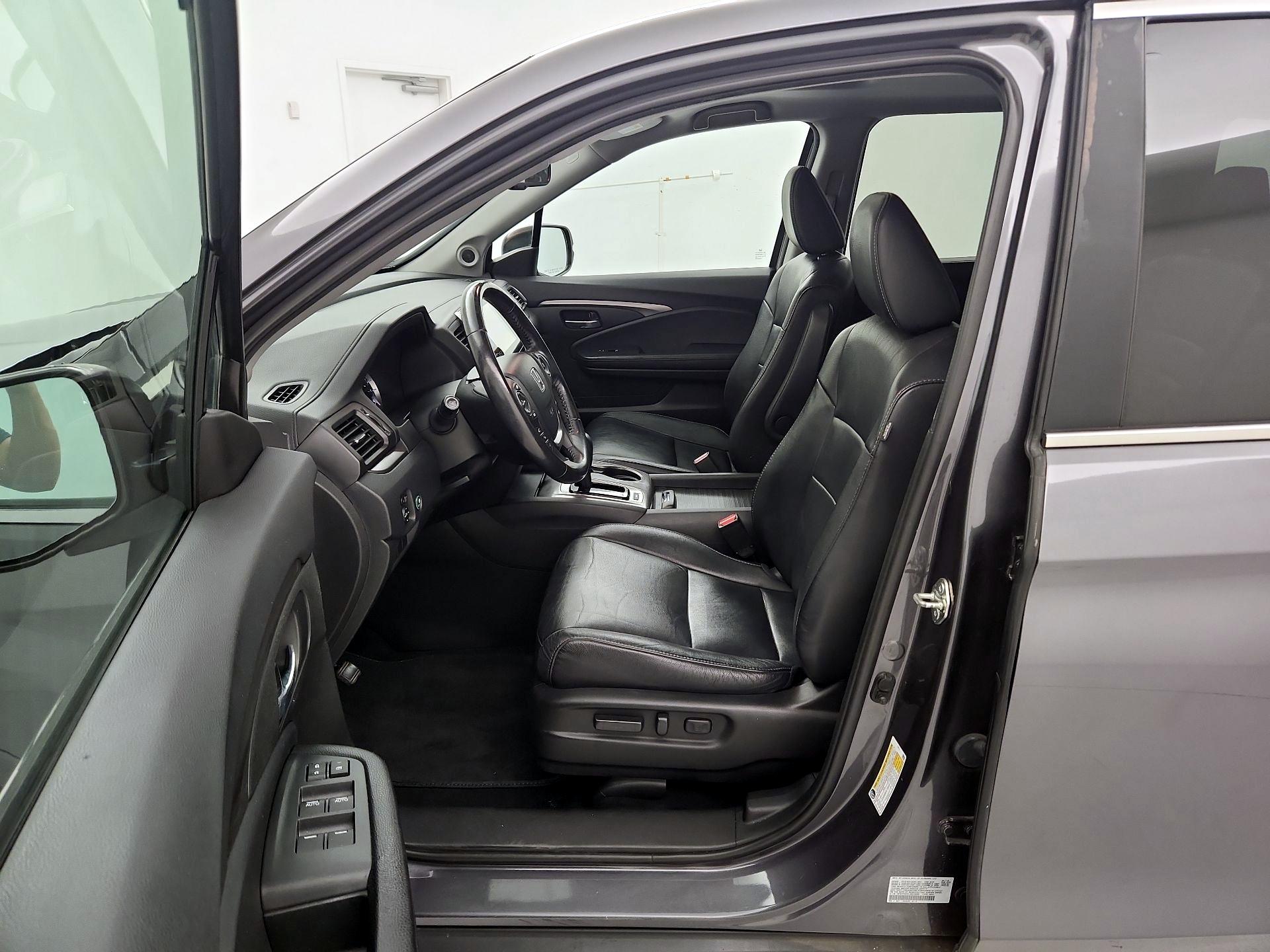 Thumbnail: 2018 Honda Pilot - 11