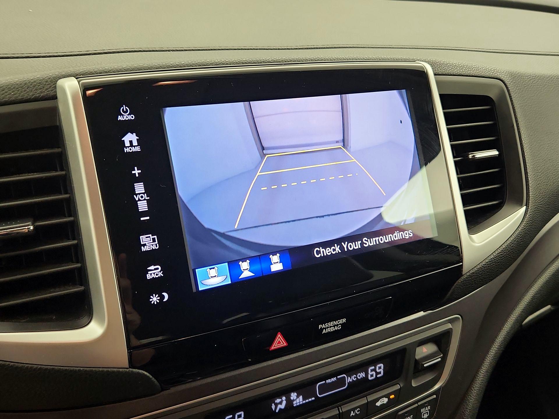 Thumbnail: 2018 Honda Pilot - 14