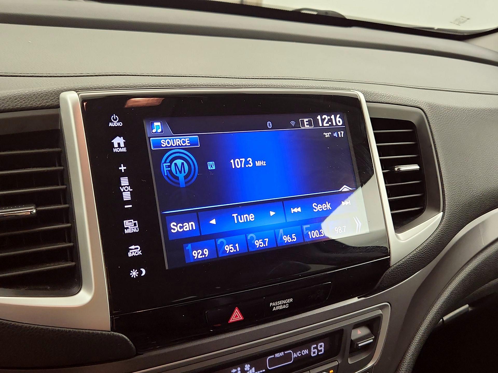 Thumbnail: 2018 Honda Pilot - 15