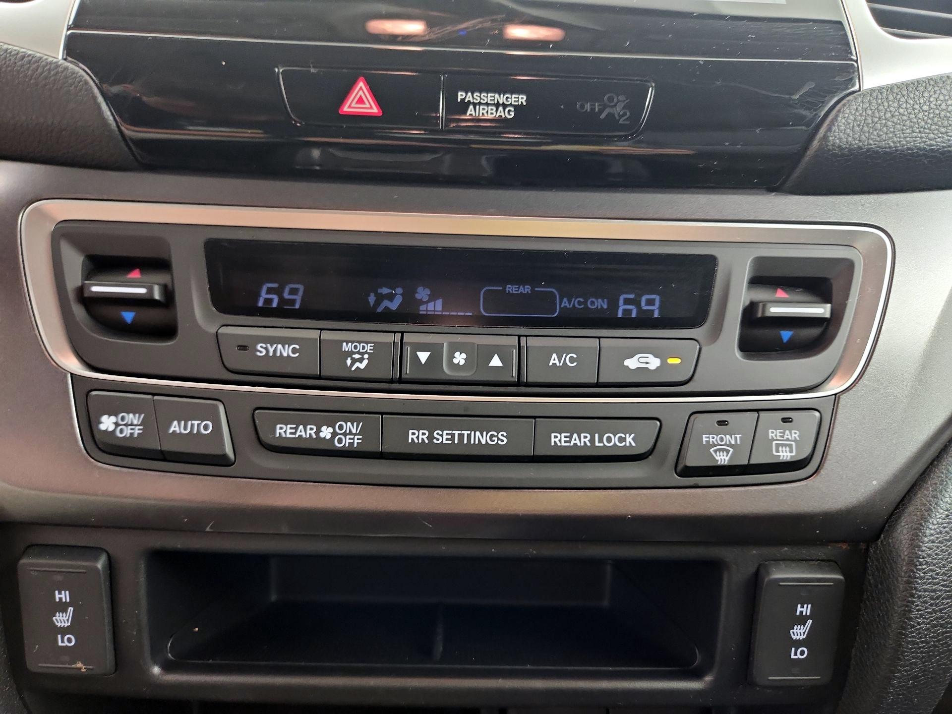 Thumbnail: 2018 Honda Pilot - 16
