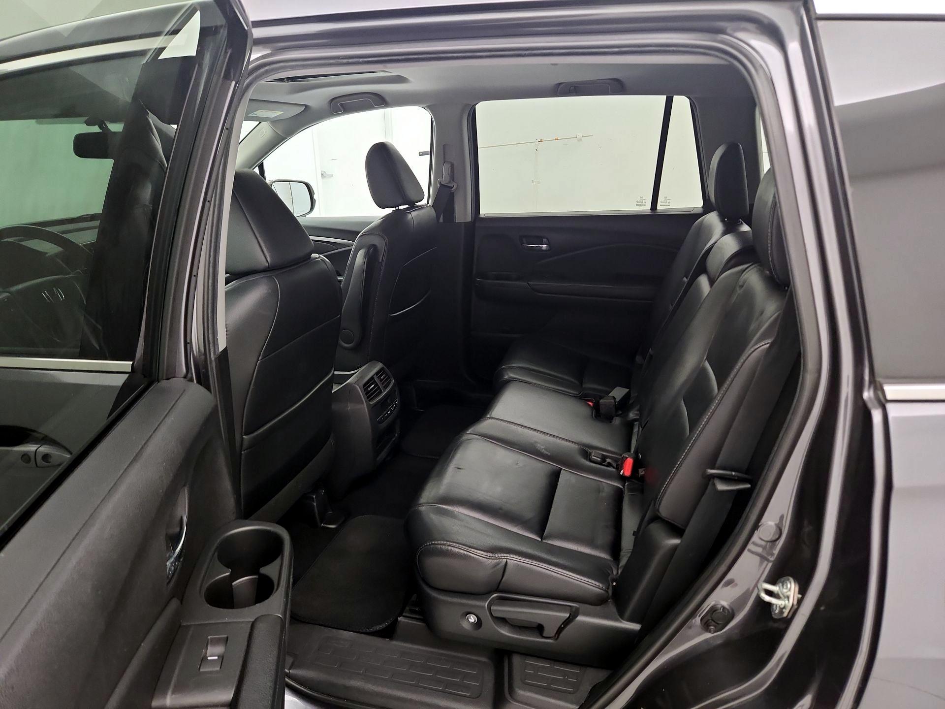Thumbnail: 2018 Honda Pilot - 20